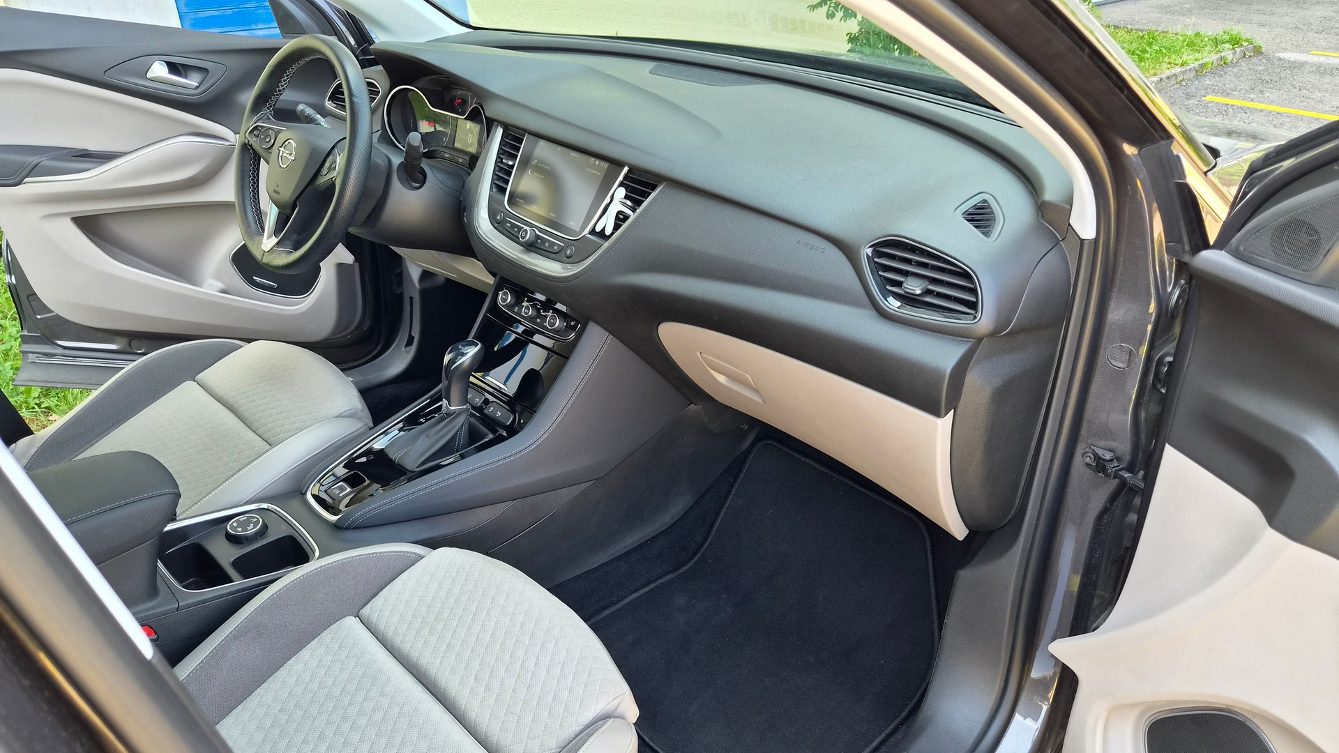 OPEL Grandland X 1.6 TP Ultimate Automatik-image-10