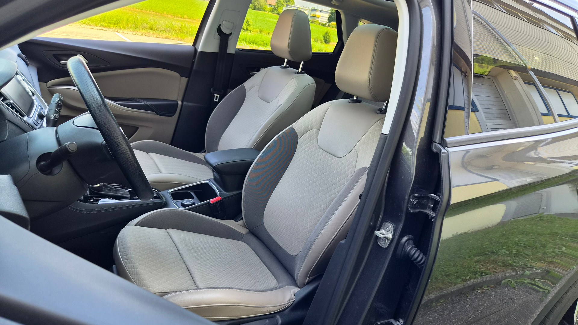 OPEL Grandland X 1.6 TP Ultimate Automatik-image-9