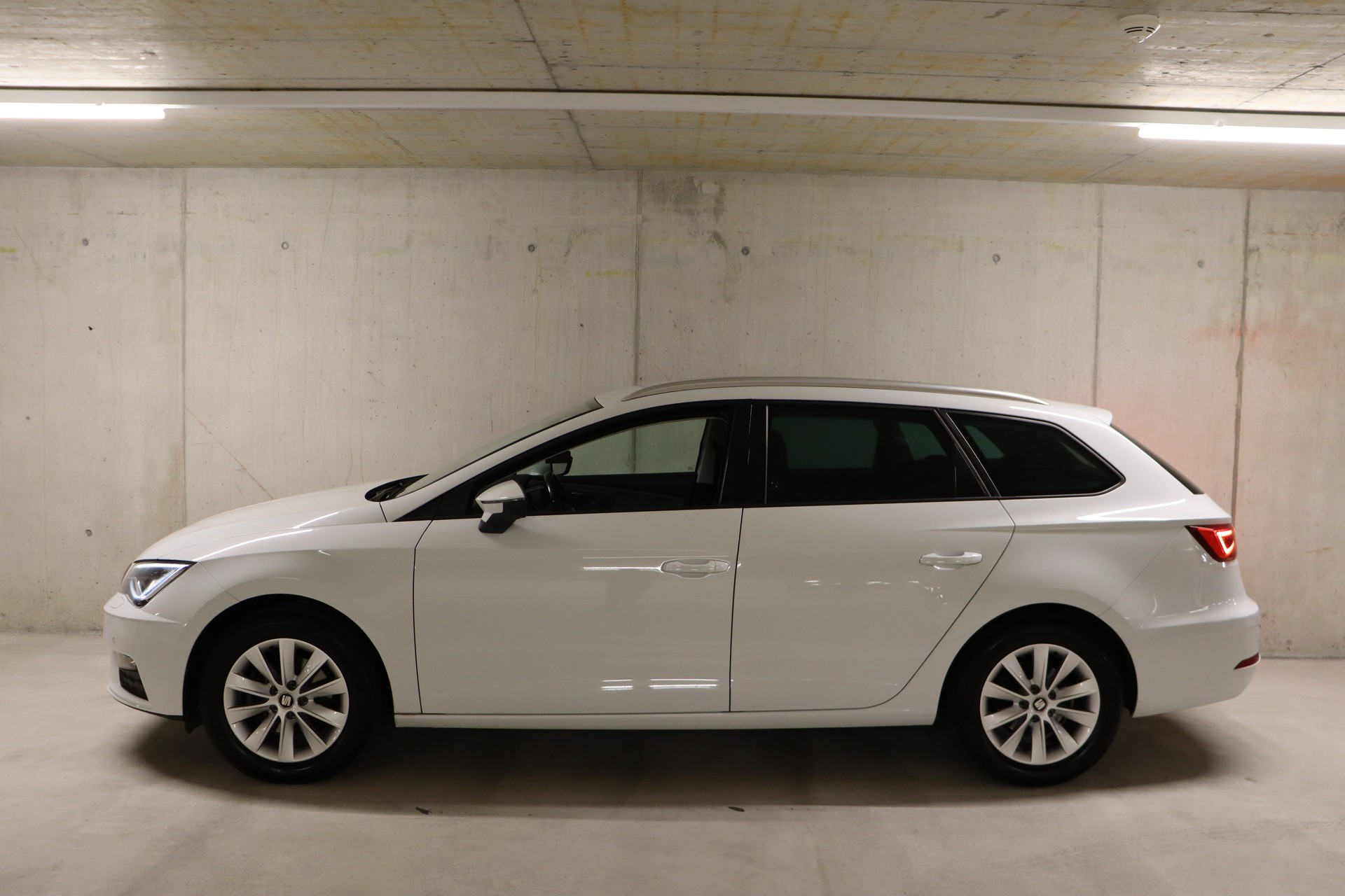 SEAT Leon ST 2.0 TDI CR Style DSG-image-5