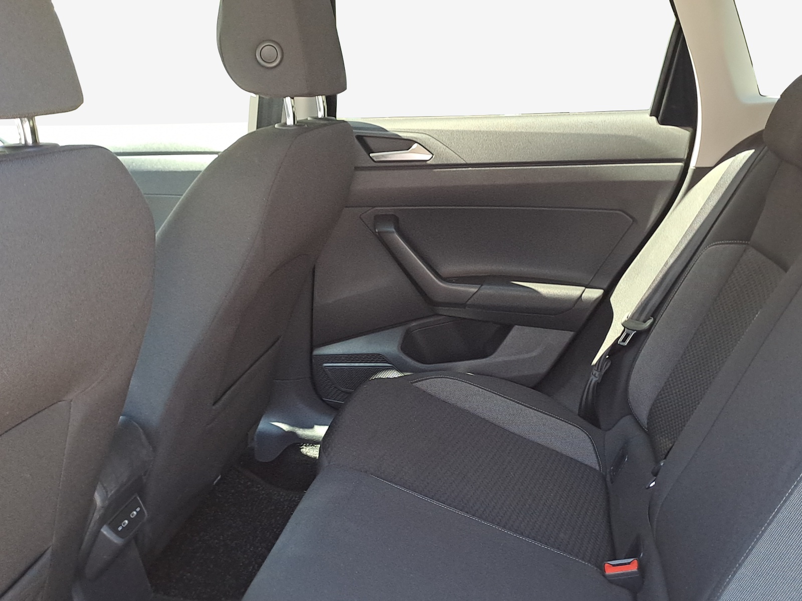 VW Taigo 1.0 TSI Life DSG-image-11