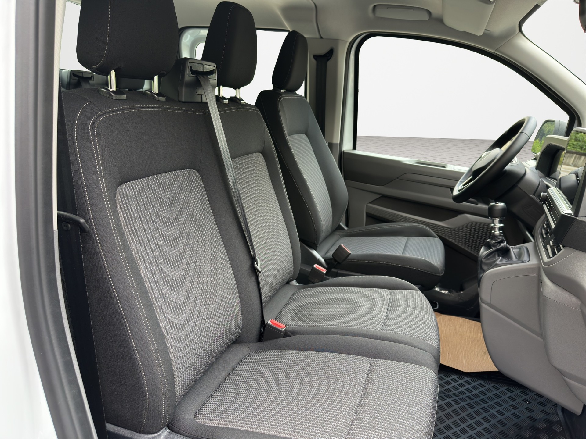 VW Transporter 2.0 TDI-image-14