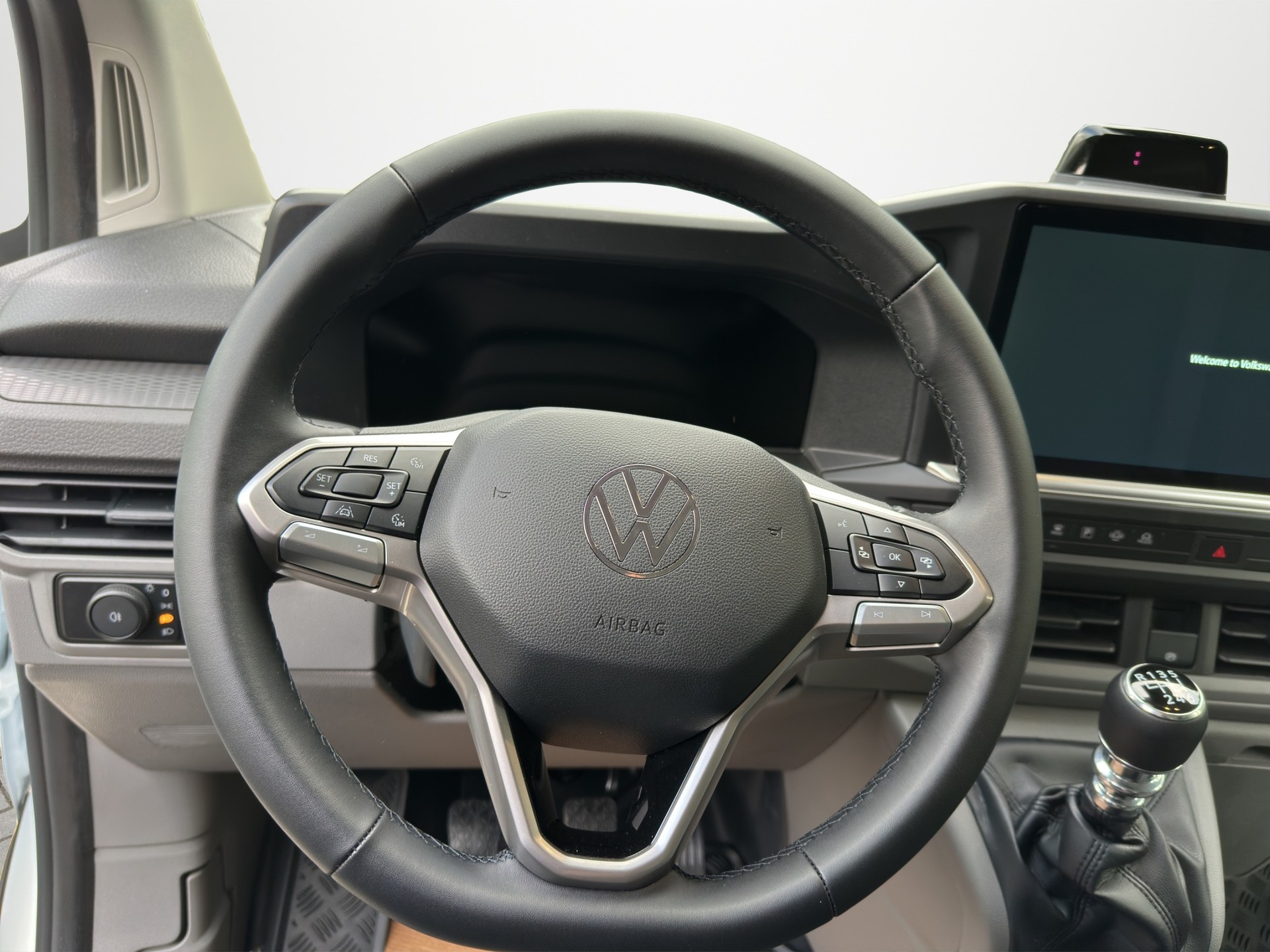 VW Transporter 2.0 TDI-image-9