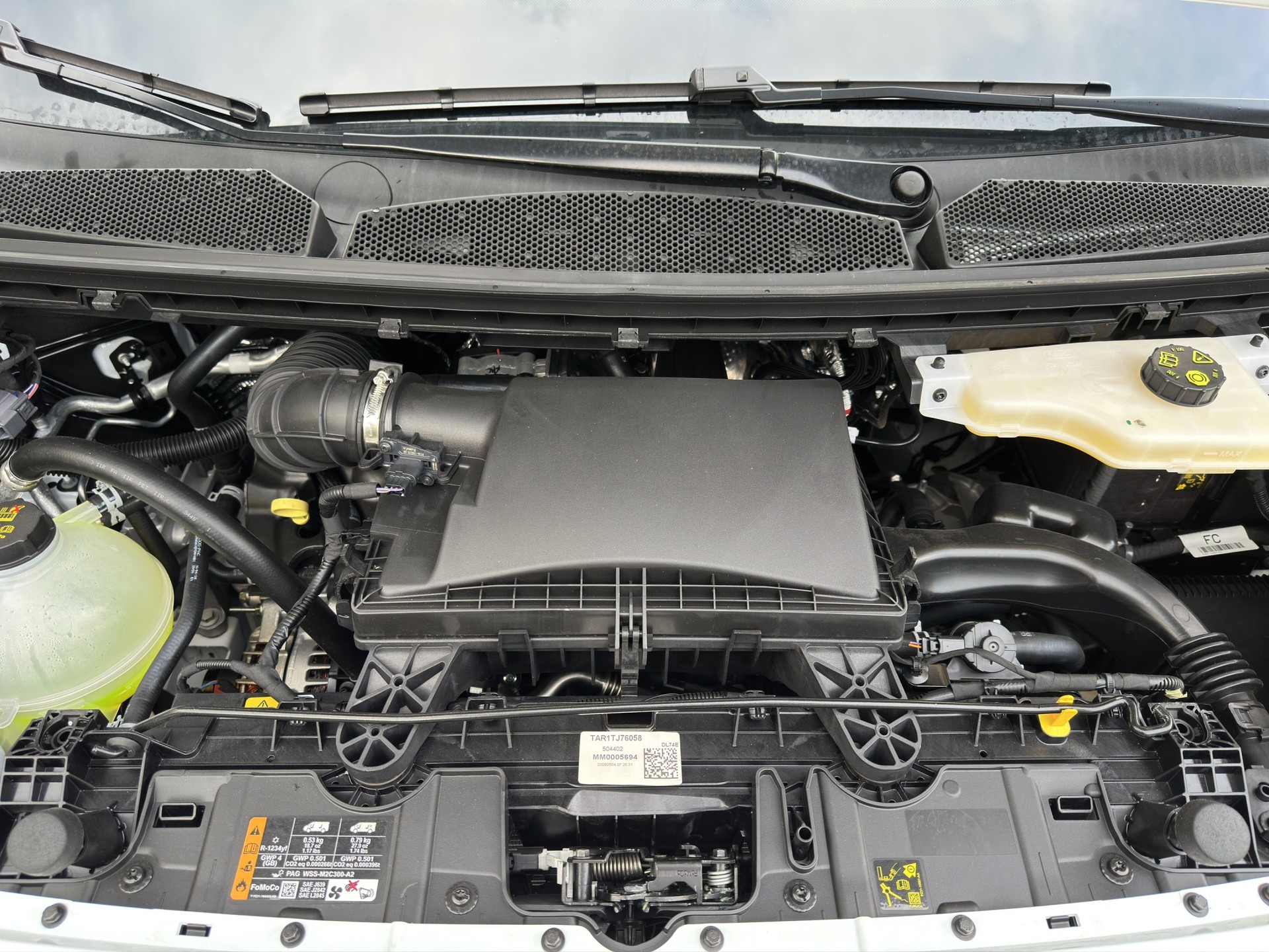 VW Transporter 2.0 TDI-image-17