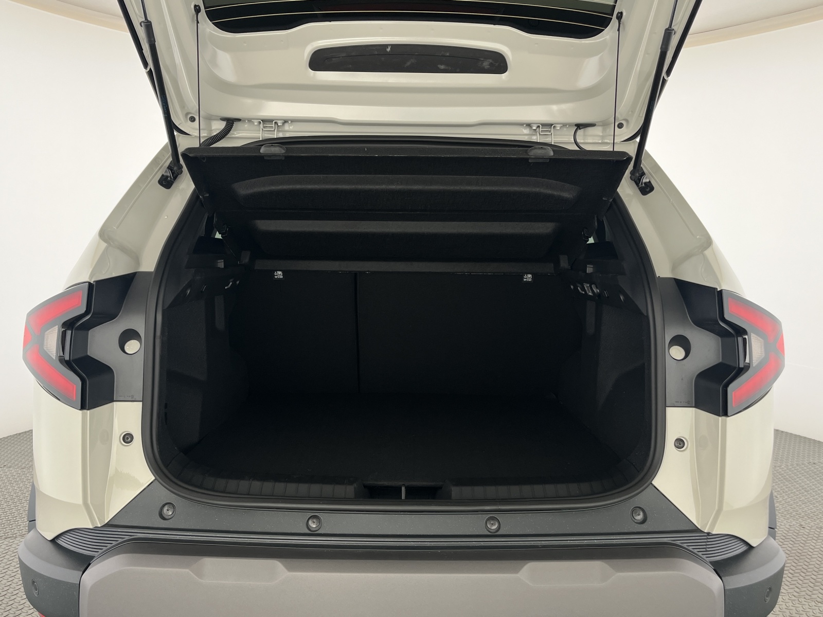 DACIA Duster 1.2 Hybrid Journey 4WD-image-17