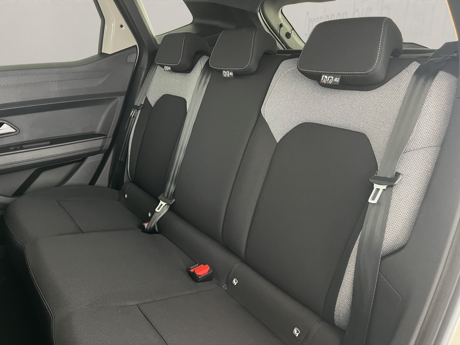DACIA Duster 1.2 Hybrid Journey 4WD-image-16