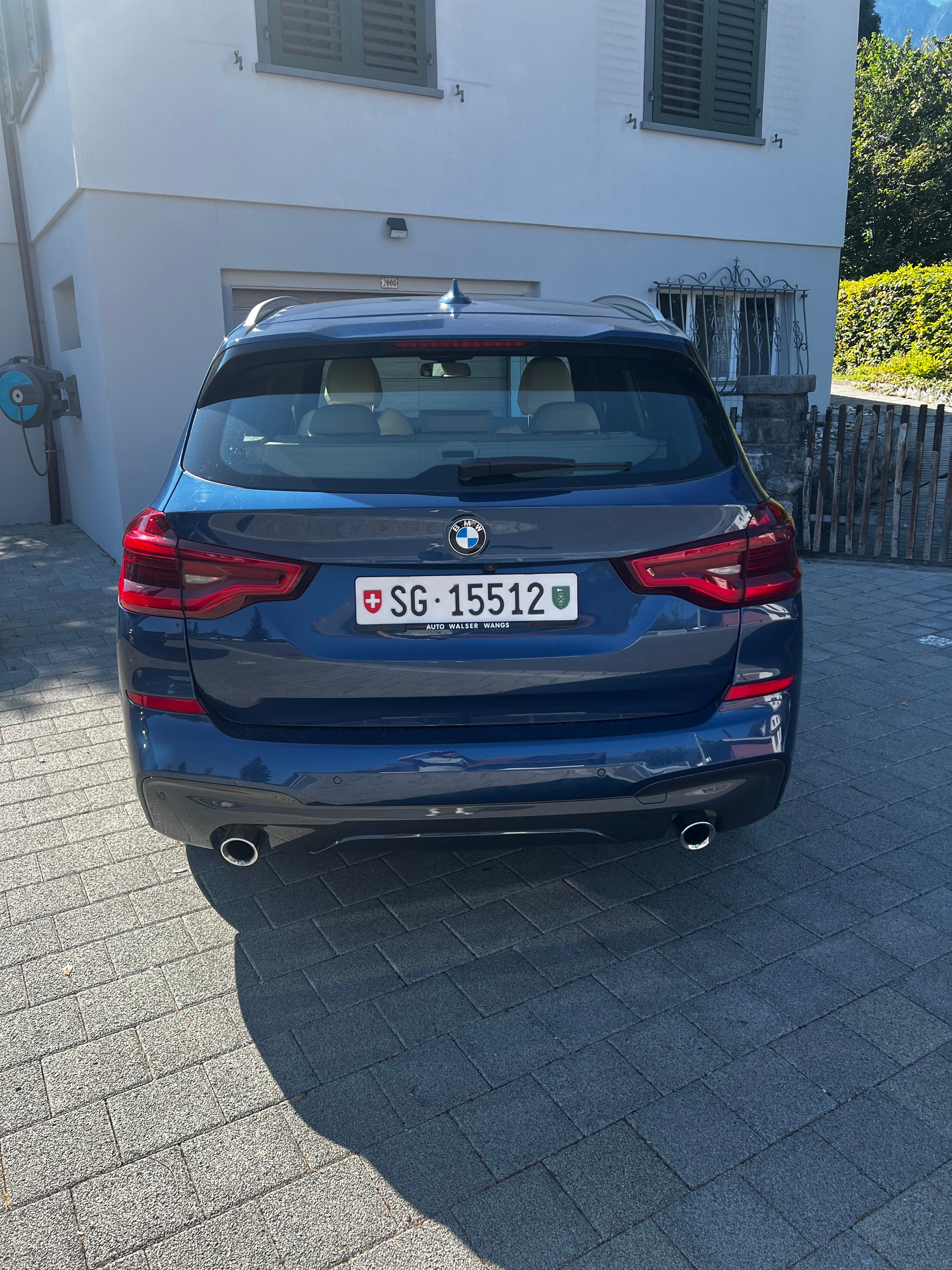 BMW 30d xDrive-image-1