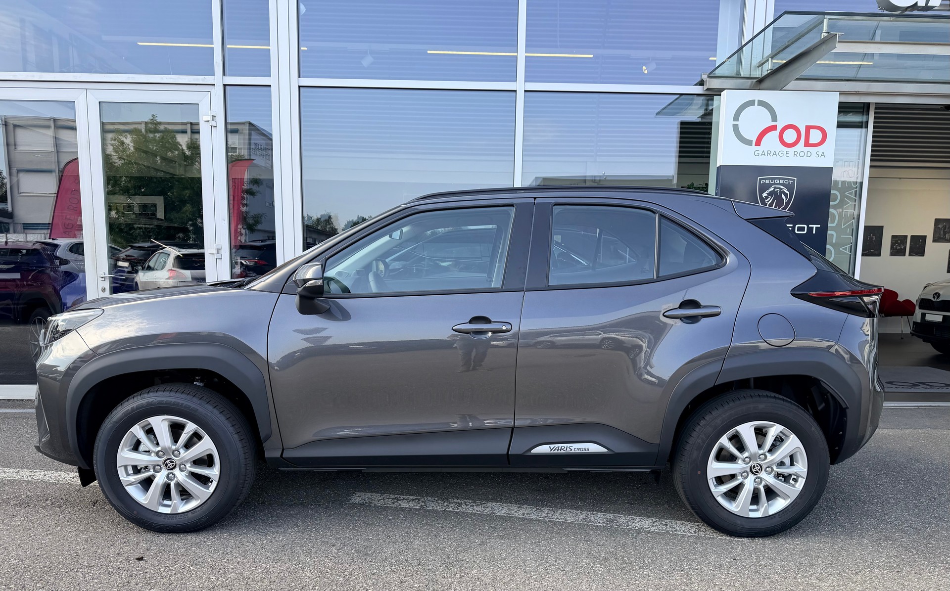 TOYOTA Yaris Cross 1.5 Comfort AWDi e-CVT-image-4