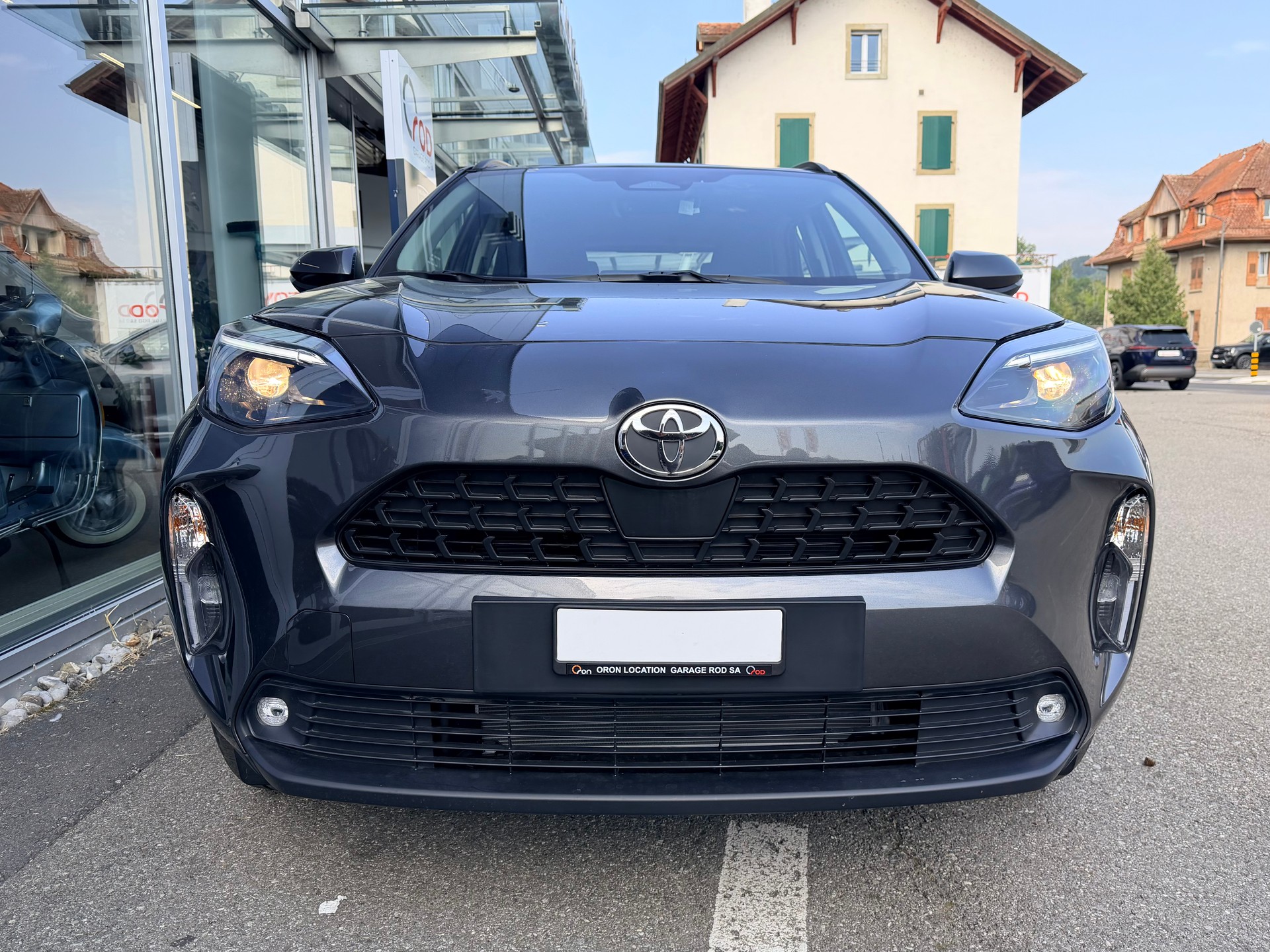 TOYOTA Yaris Cross 1.5 Comfort AWDi e-CVT-image-1