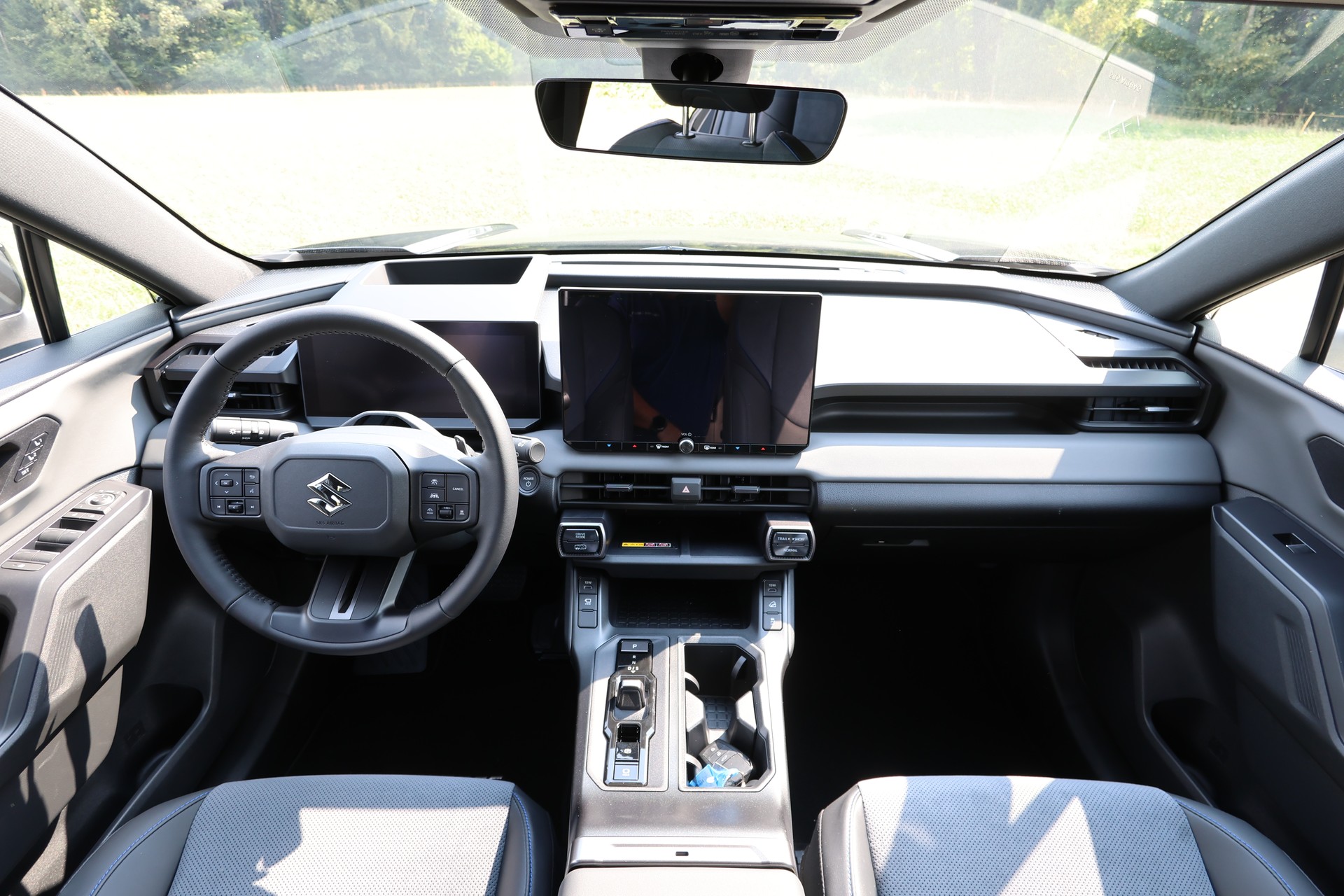 SUZUKI Across 2.5 Plug-in-Hybrid Compact Top E-CVT-image-3