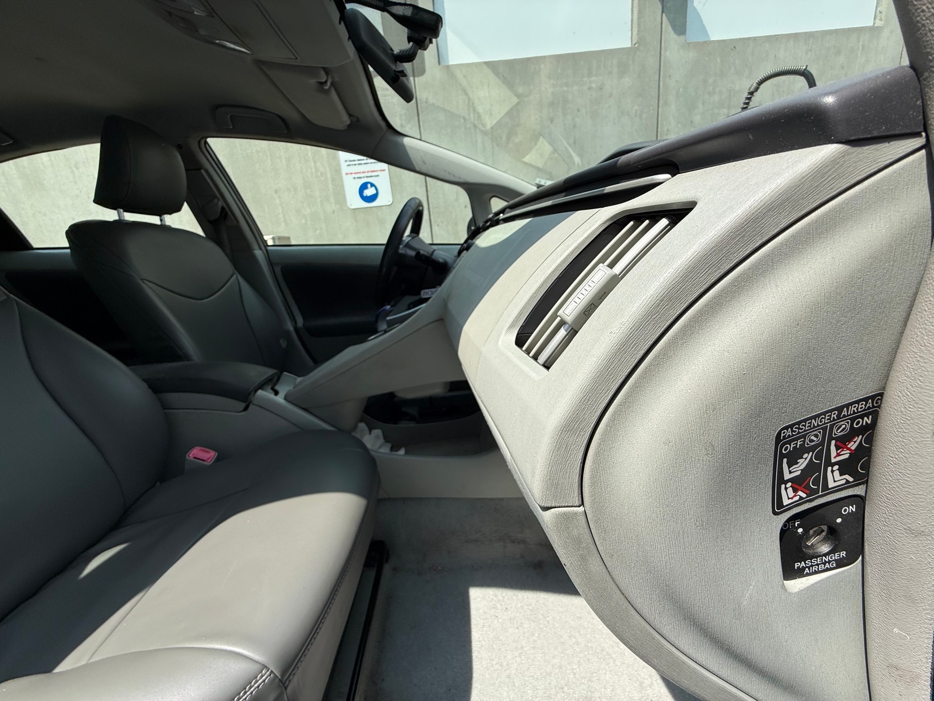 TOYOTA Prius 1.8 16V HSD Sol Premium *Lederausstattung *Gut Fahrbar-image-14