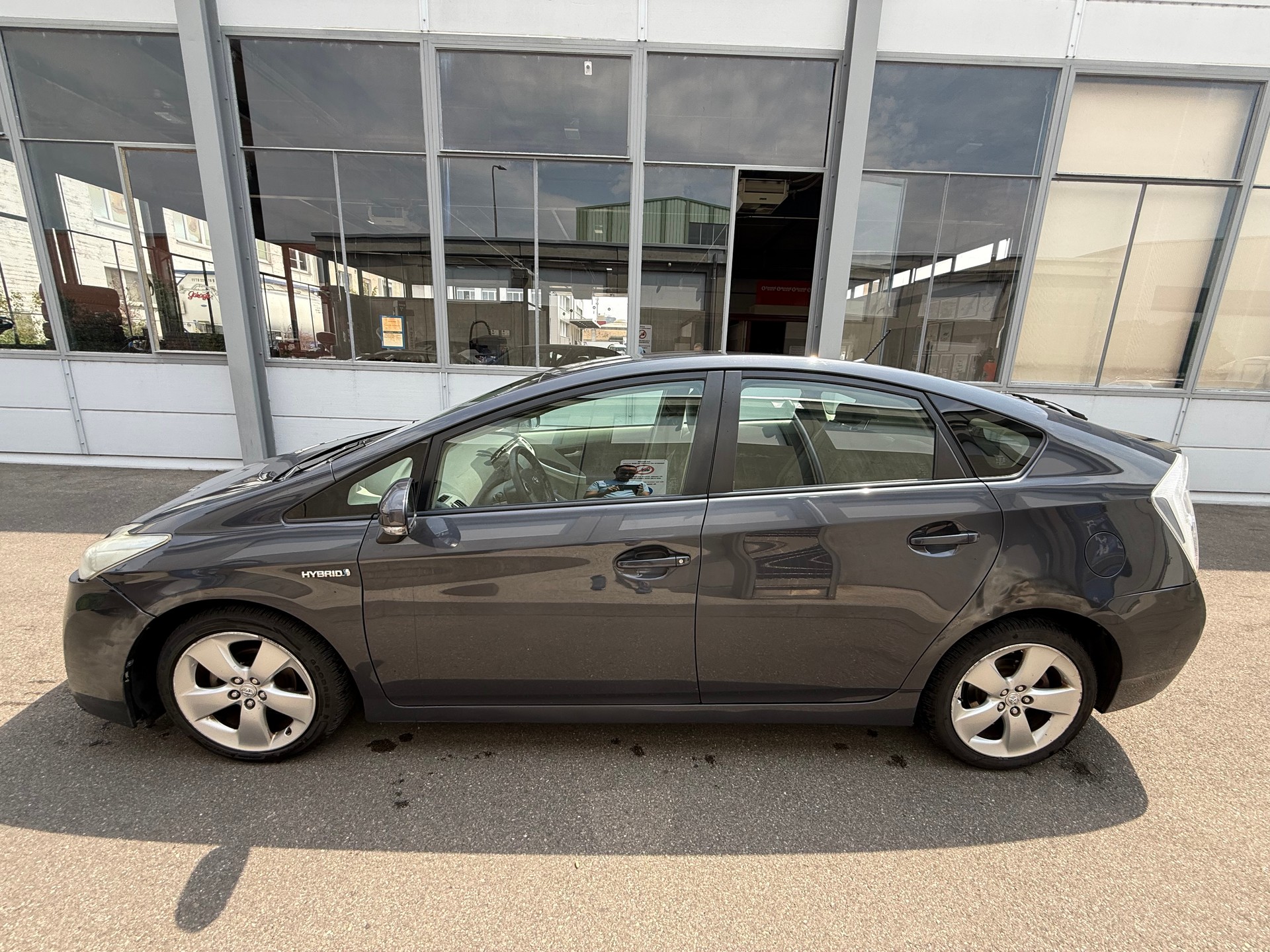 TOYOTA Prius 1.8 16V HSD Sol Premium *Lederausstattung *Gut Fahrbar-image-7