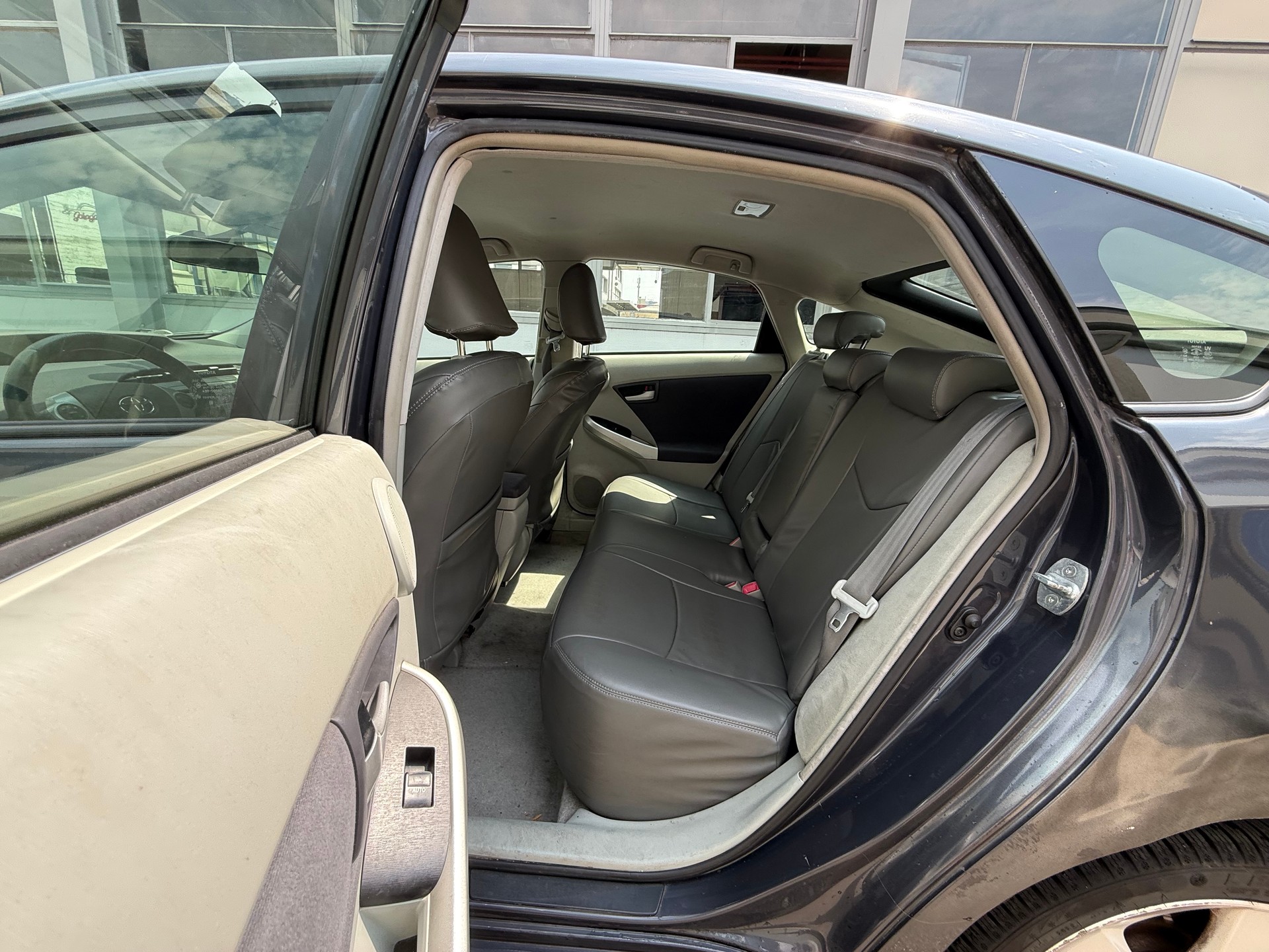 TOYOTA Prius 1.8 16V HSD Sol Premium *Lederausstattung *Gut Fahrbar-image-11