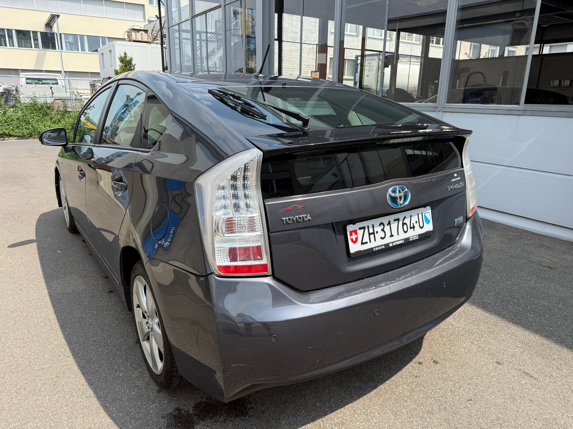 TOYOTA Prius 1.8 16V HSD Sol Premium *Lederausstattung *Gut Fahrbar-image-5