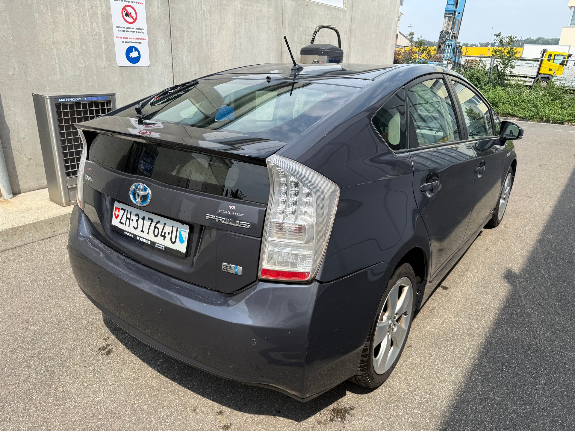 TOYOTA Prius 1.8 16V HSD Sol Premium *Lederausstattung *Gut Fahrbar-image-4