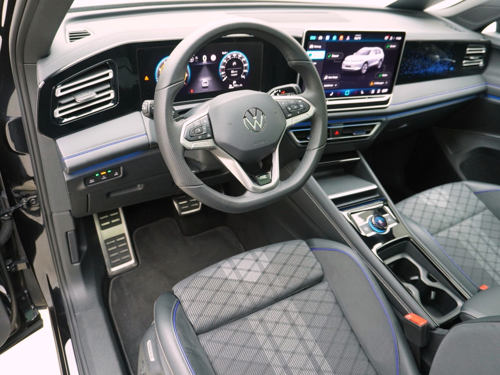 VW Tiguan 2.0 TSI DSG R-Line Black Style 4Motion (2025)-image-10