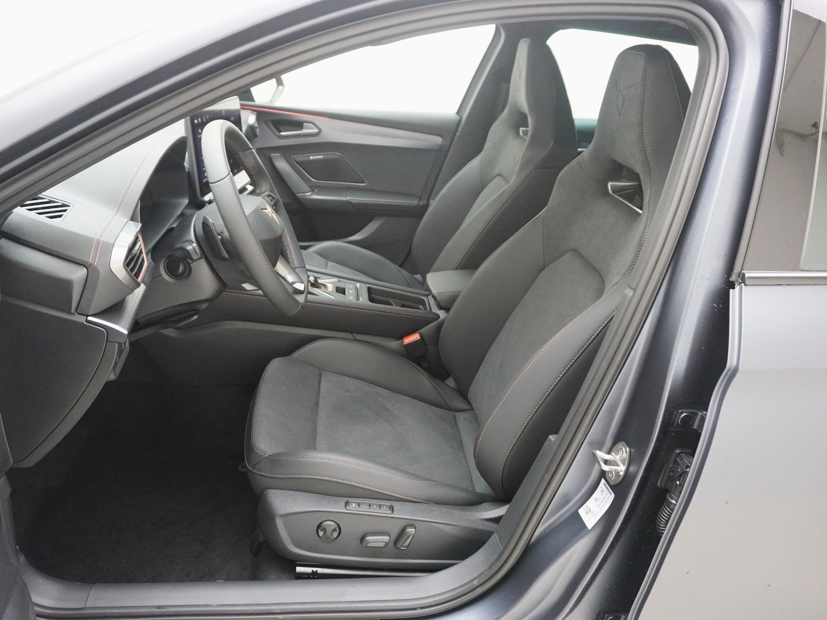 CUPRA Leon ST 2.0 TSI VZ 4Drive DSG-image-13