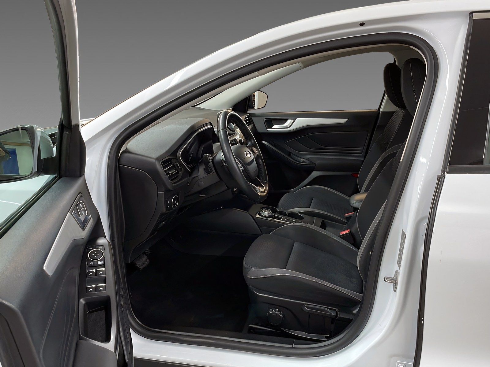 FORD Focus 1.0i EcoB 125 Trend+-image-5