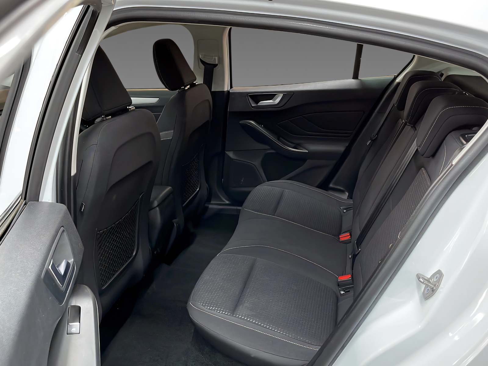 FORD Focus 1.0i EcoB 125 Trend+-image-11