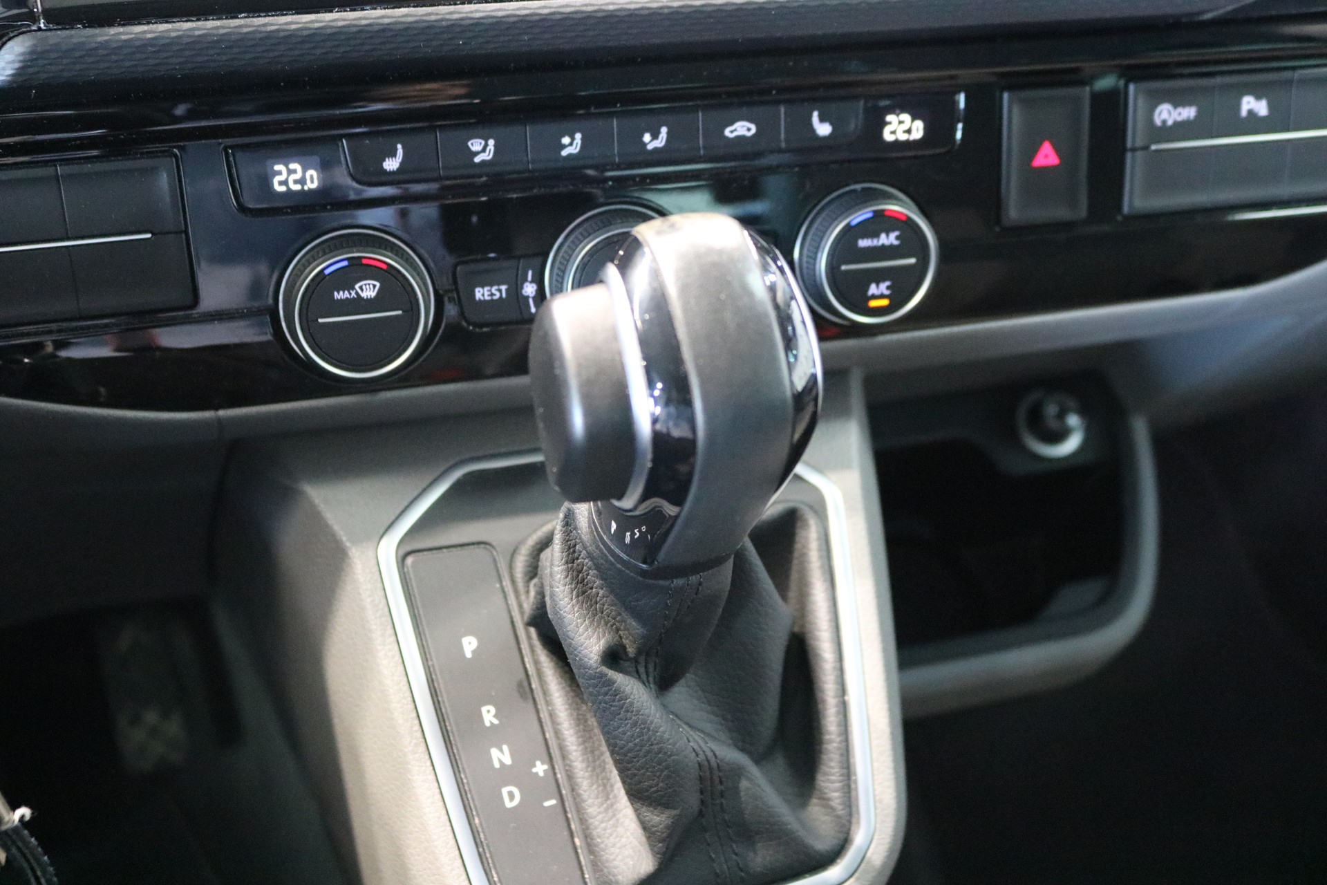 VW T6.1 California 2.0 TDI Ocean DSG-image-46