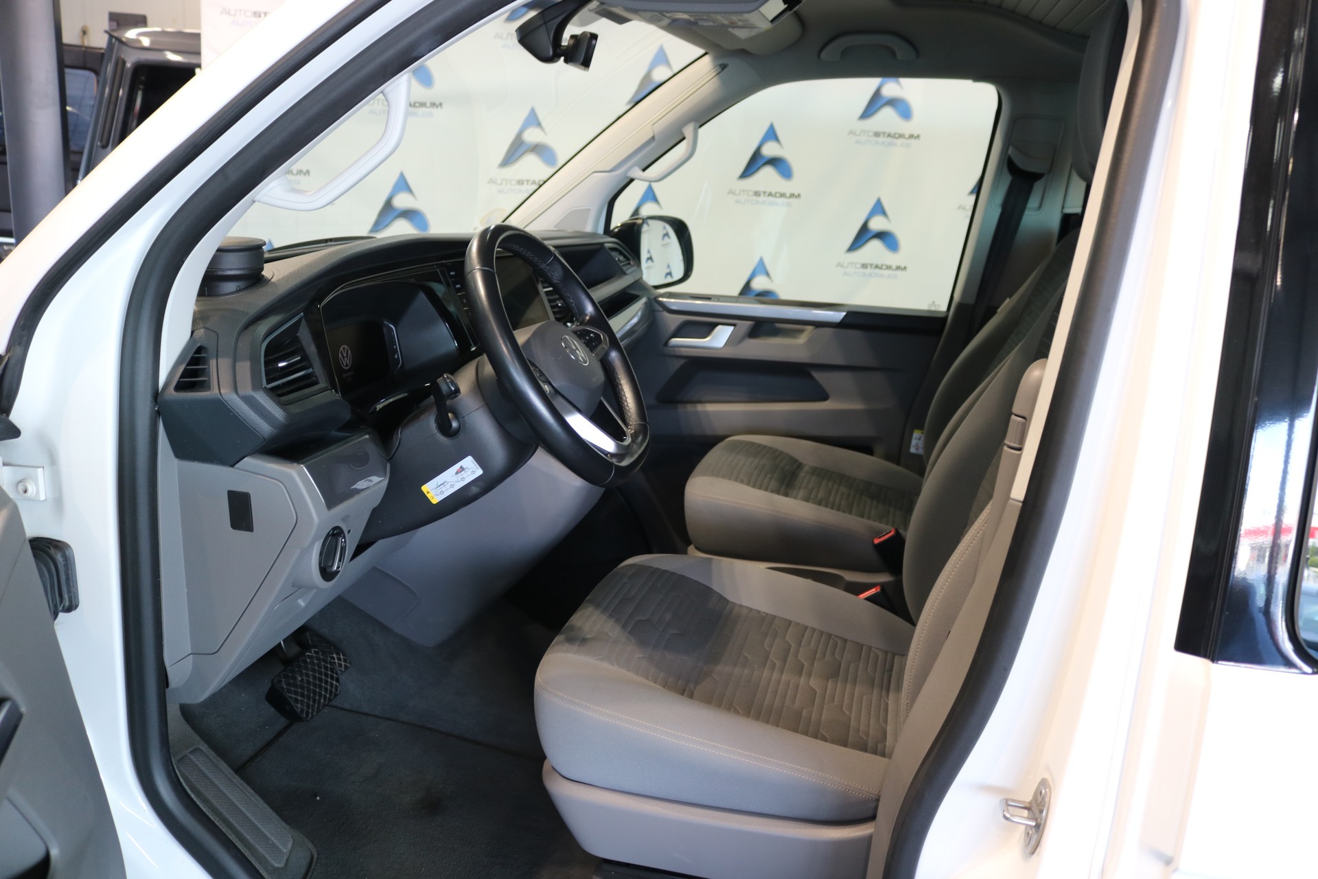 VW T6.1 California 2.0 TDI Ocean DSG-image-1