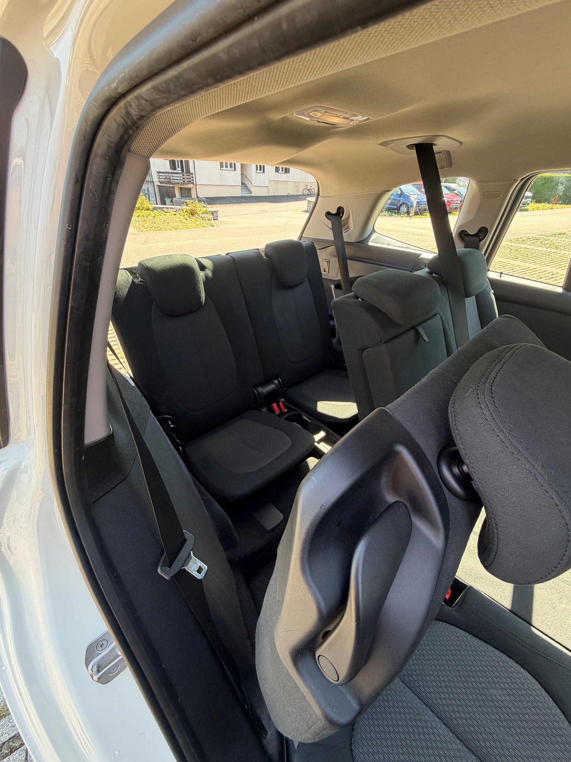 BMW 218 Gran Tourer-image-4