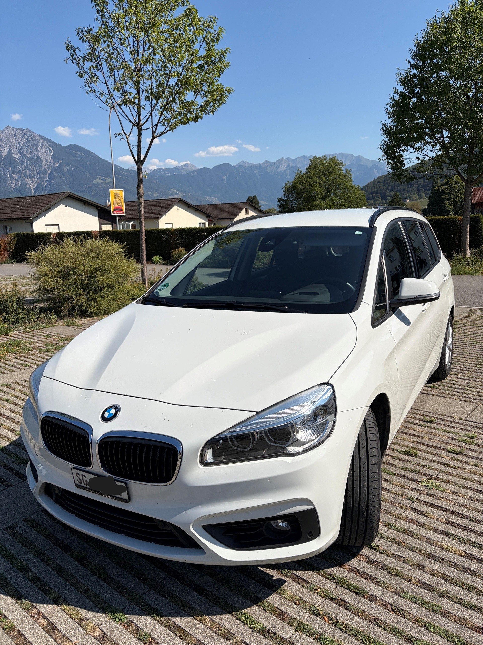 BMW 218 Gran Tourer-image-1