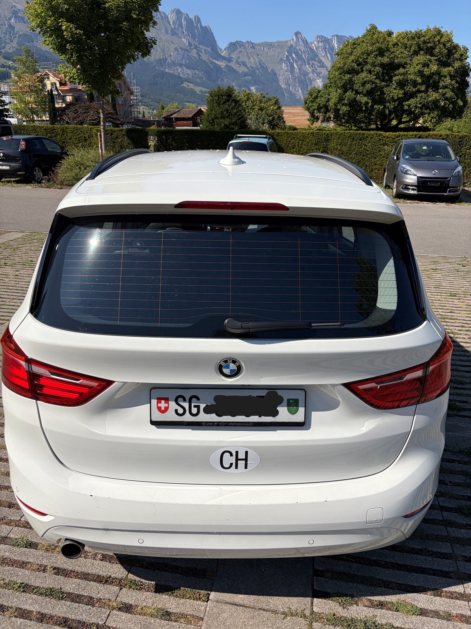 BMW 218 Gran Tourer-image-2