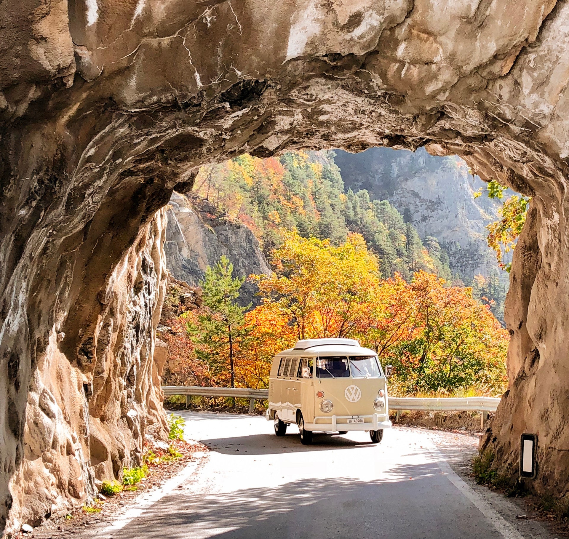 VW SO 42 Original VW Campingbus (deutsche Prod., Originalmotor)-image-2