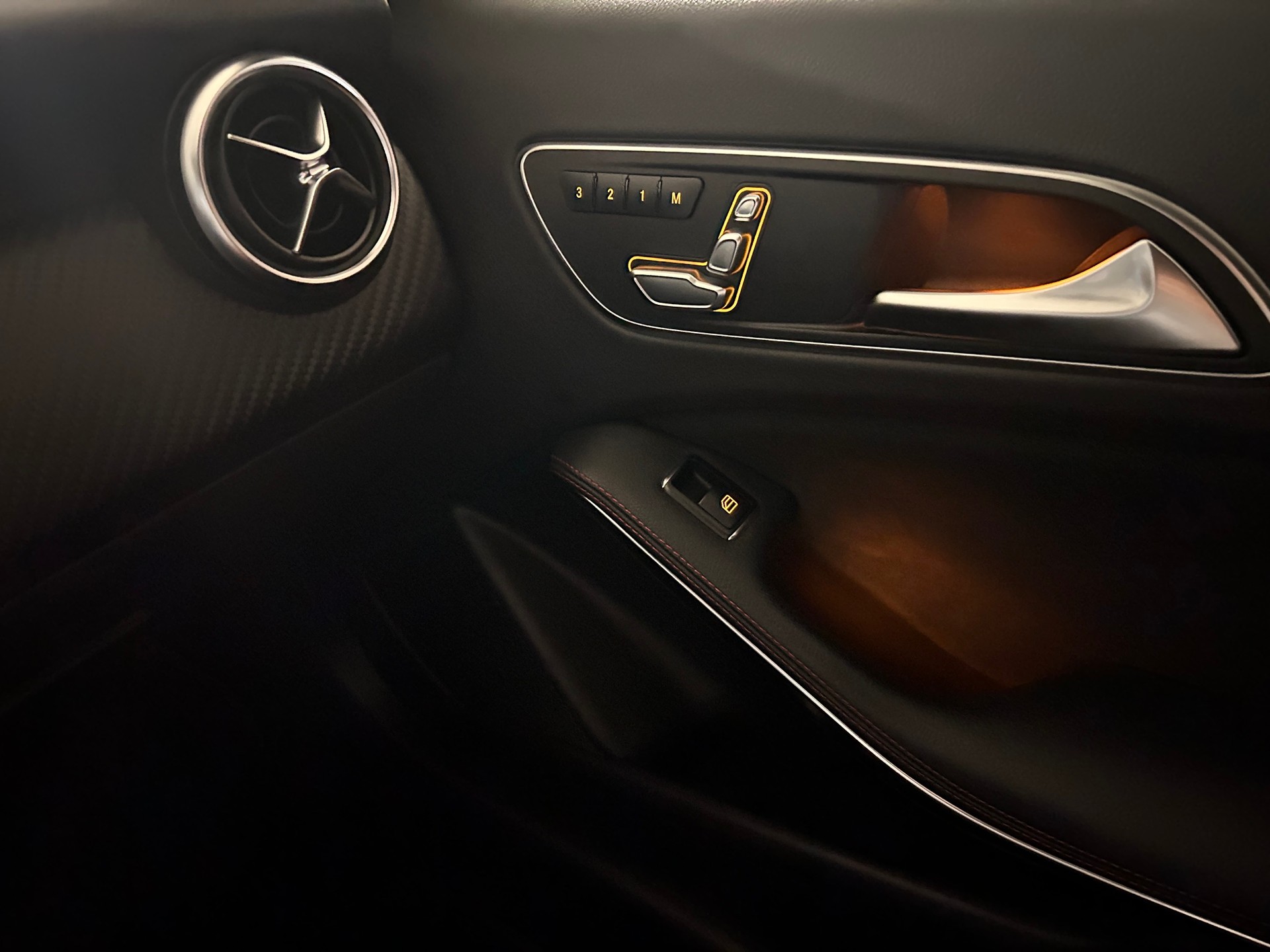 MERCEDES-BENZ A 200 AMG Line 7G-DCT -CH Fahrzeug mit Gratisservice--image-8