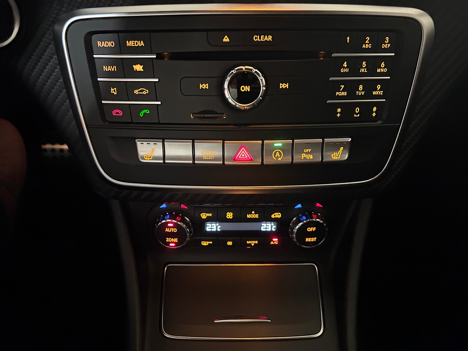 MERCEDES-BENZ A 200 AMG Line 7G-DCT -CH Fahrzeug mit Gratisservice--image-9
