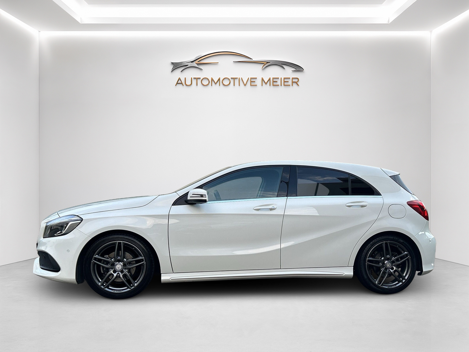 MERCEDES-BENZ A 200 AMG Line 7G-DCT -CH Fahrzeug mit Gratisservice--image-1