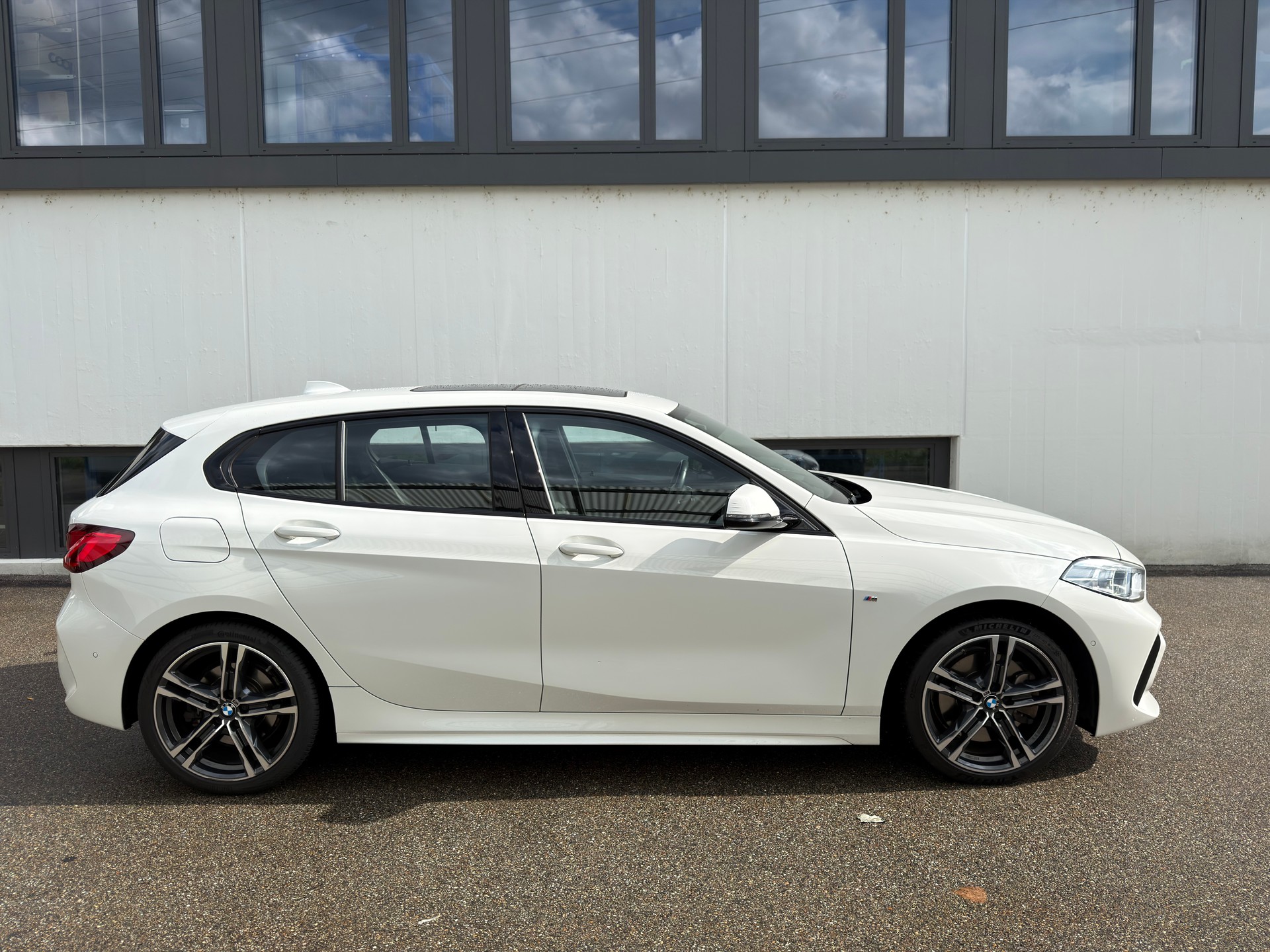 BMW 120d xDrive SAG M-Sportpaket-image-4