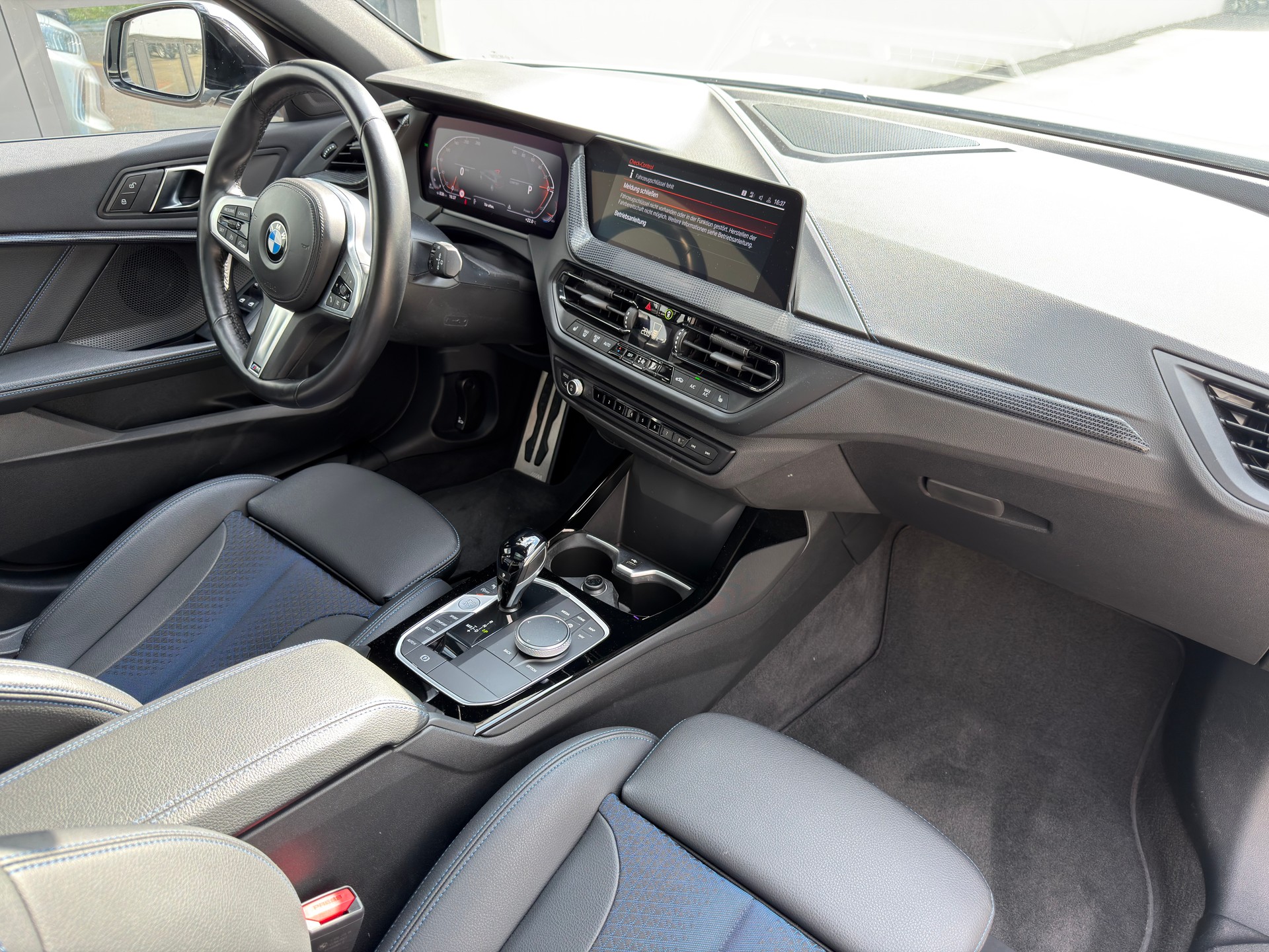 BMW 120d xDrive SAG M-Sportpaket-image-13