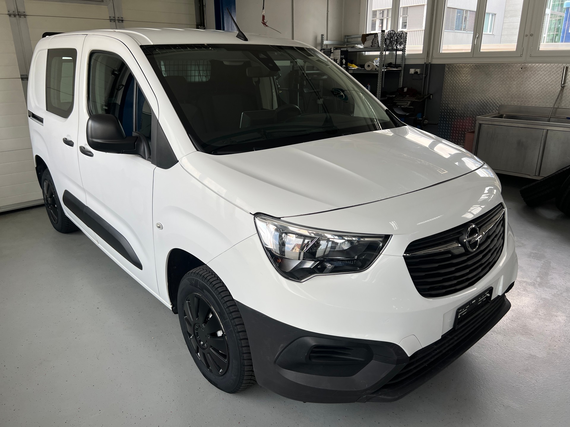 OPEL Combo 1.2 Benzin-image-1