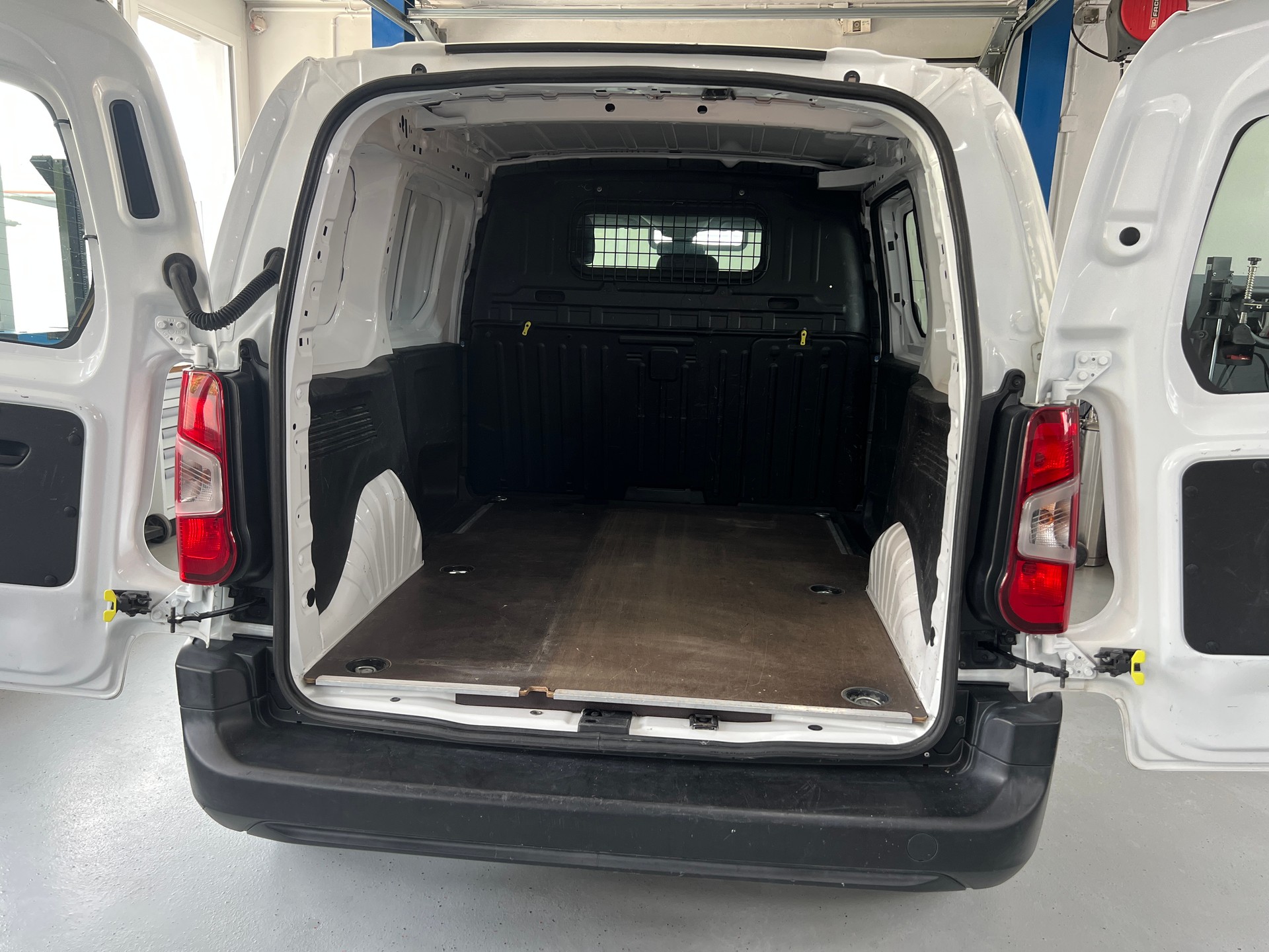 OPEL Combo 1.2 Benzin-image-4