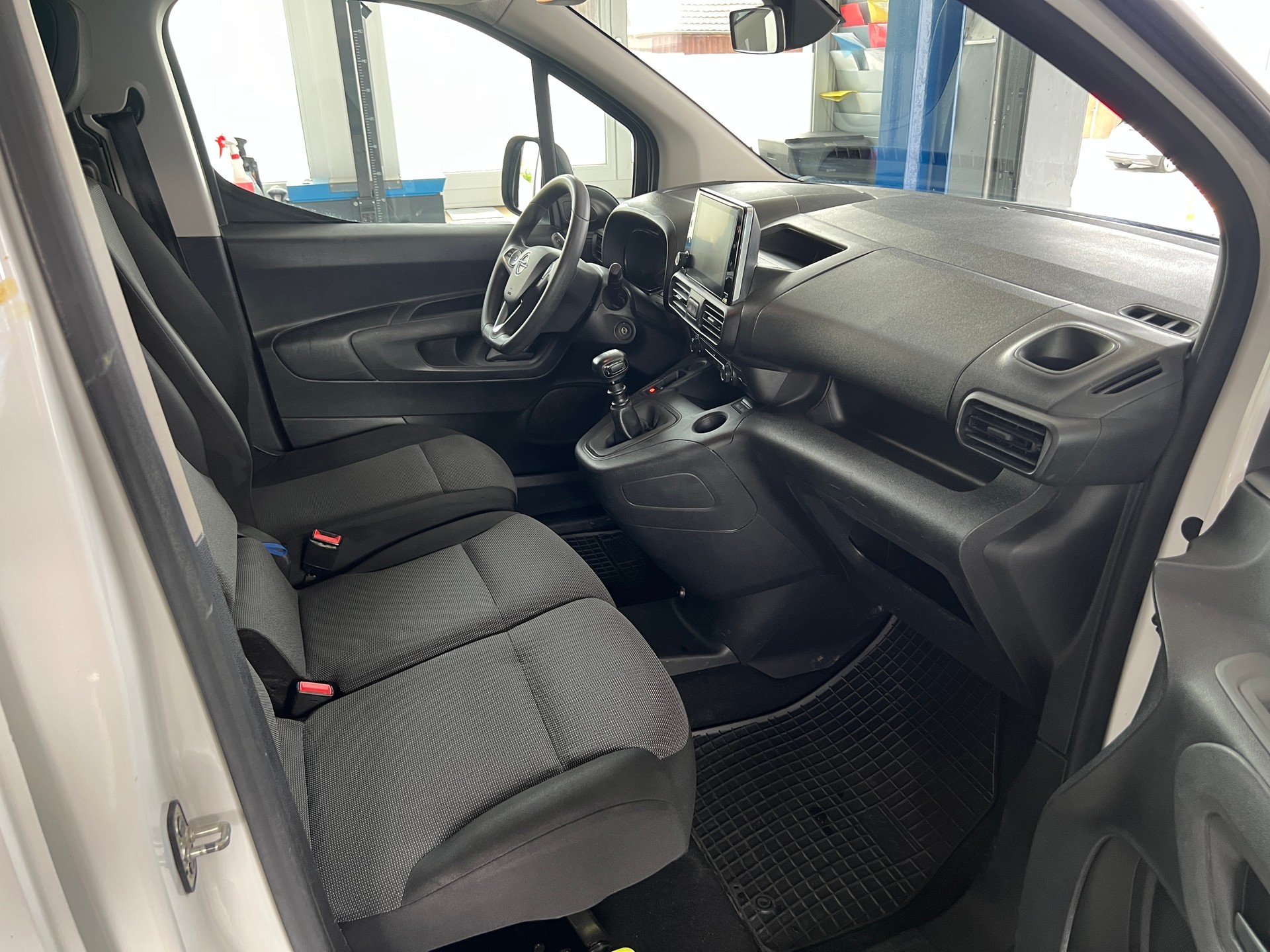 OPEL Combo 1.2 Benzin-image-8