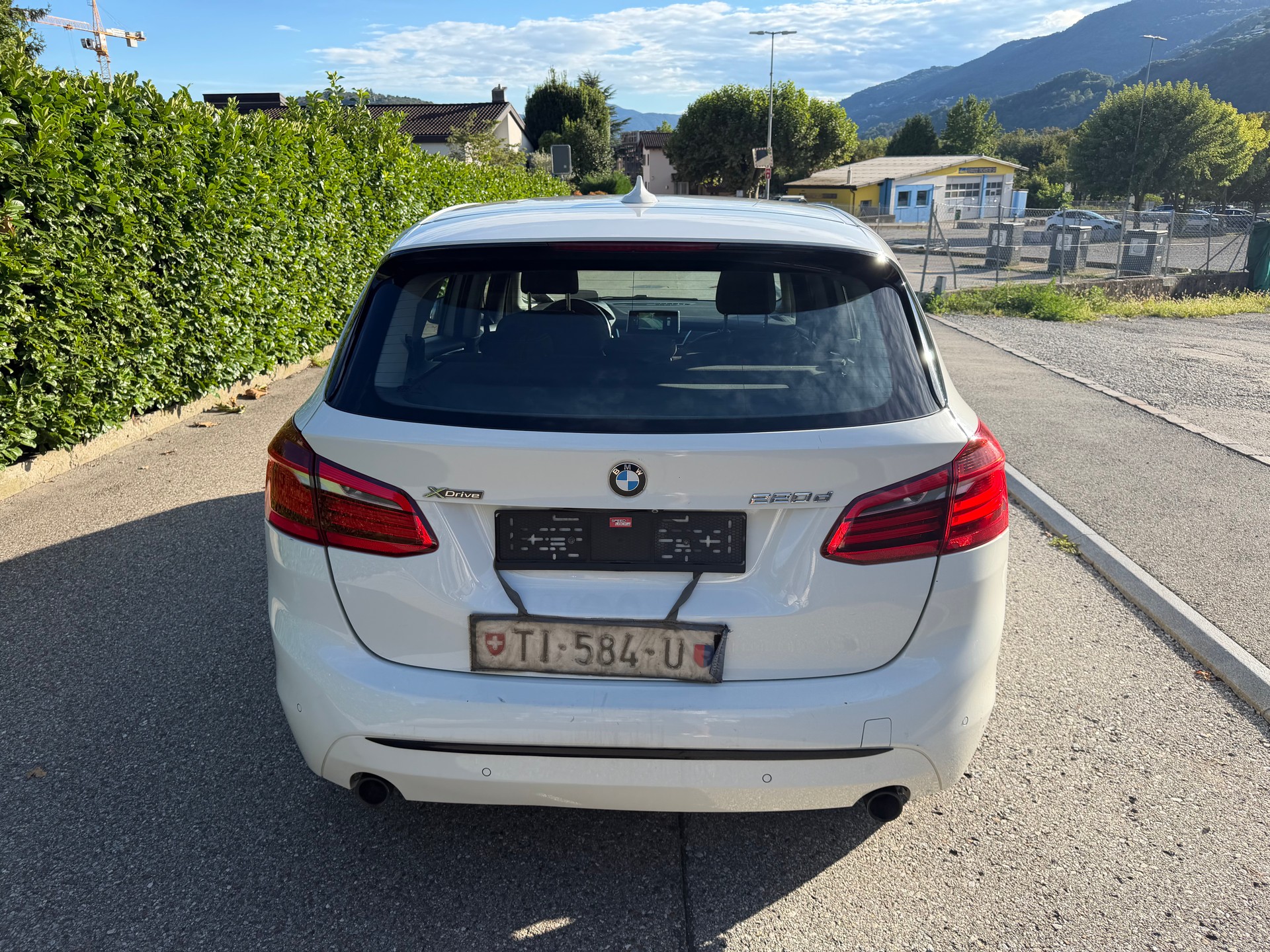 BMW 220d xDrive Active Tourer Steptronic-image-4