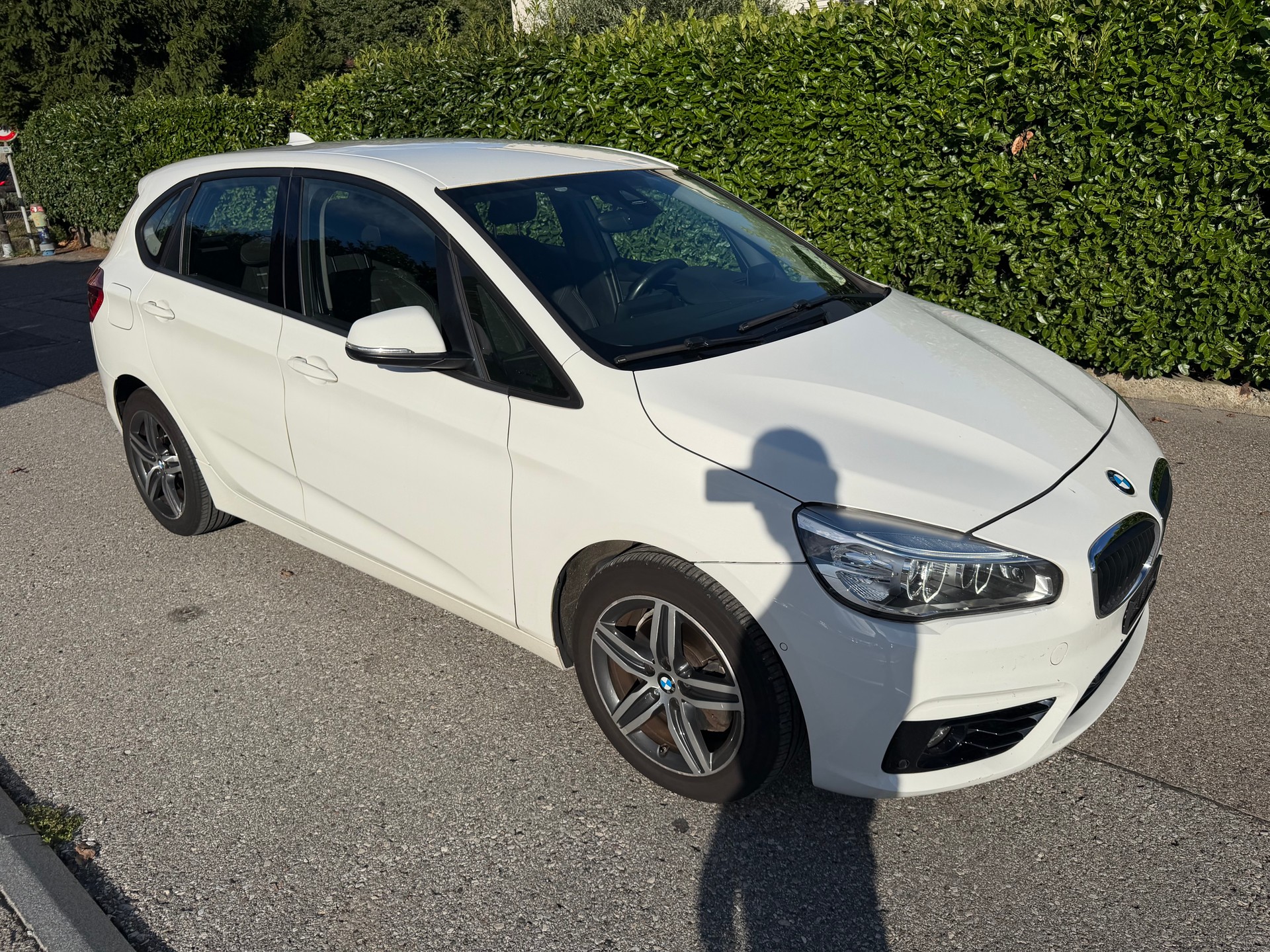 BMW 220d xDrive Active Tourer Steptronic-image-2