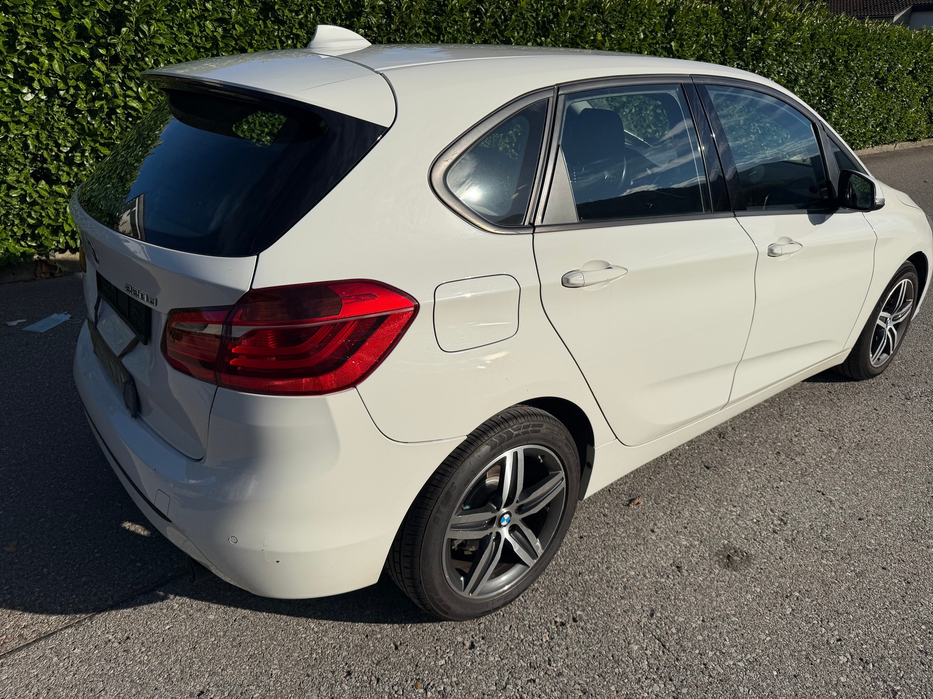 BMW 220d xDrive Active Tourer Steptronic-image-3