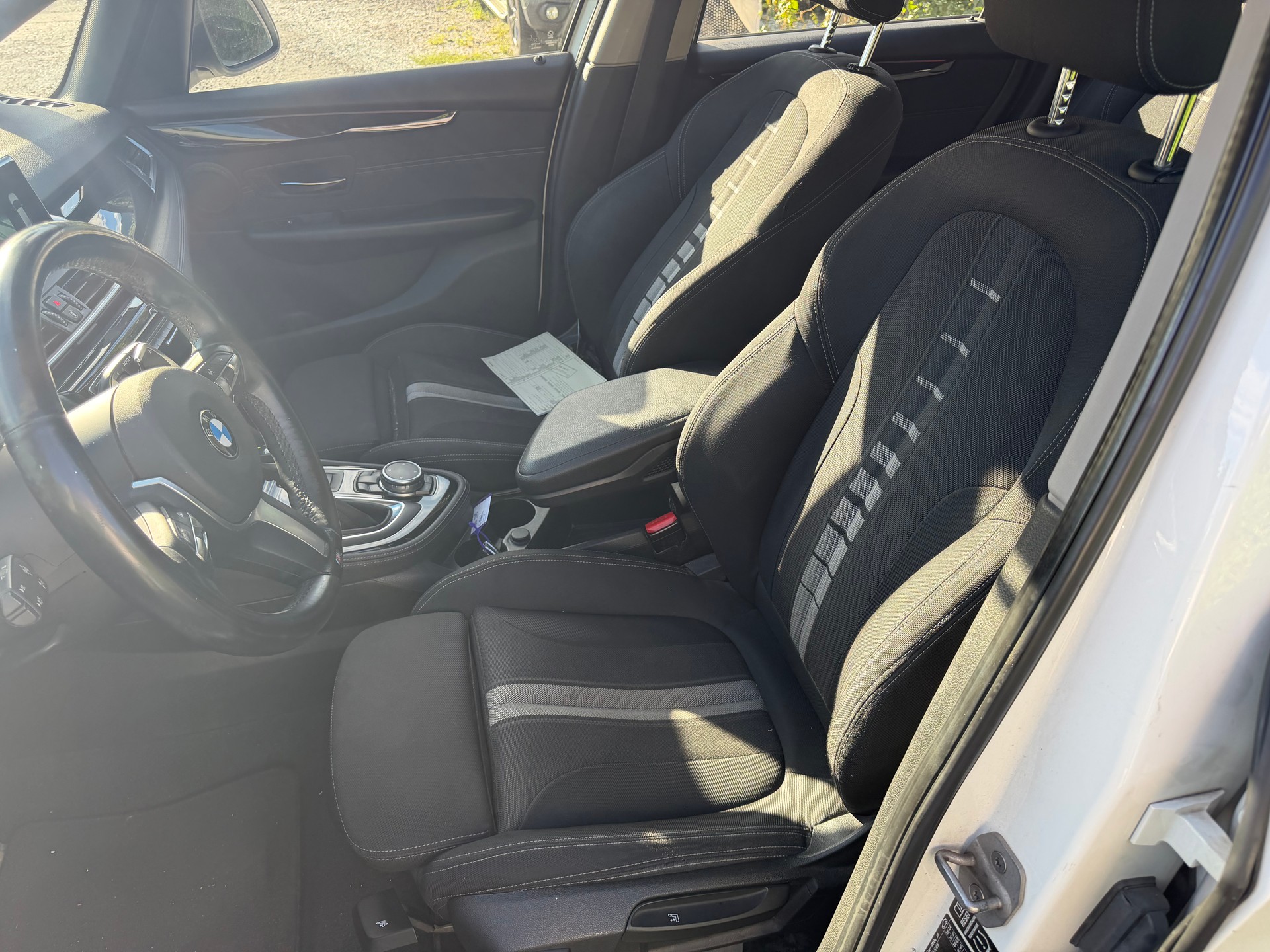 BMW 220d xDrive Active Tourer Steptronic-image-6