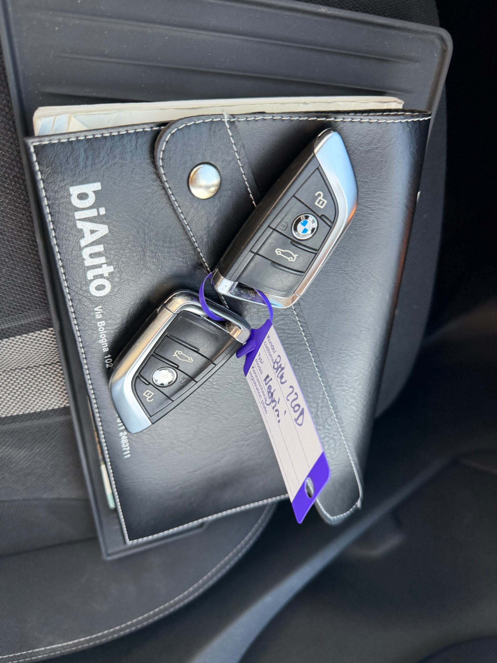 BMW 220d xDrive Active Tourer Steptronic-image-12