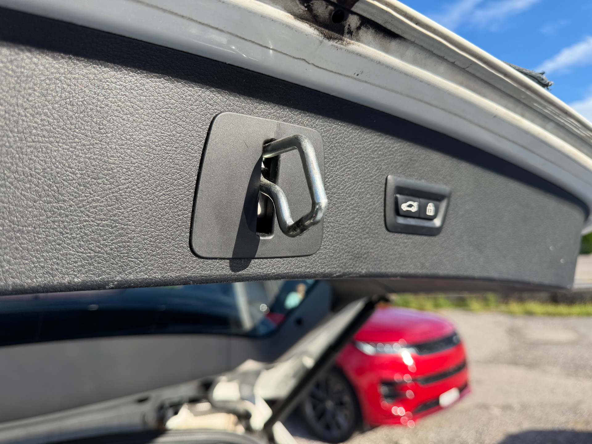 BMW 220d xDrive Active Tourer Steptronic-image-13