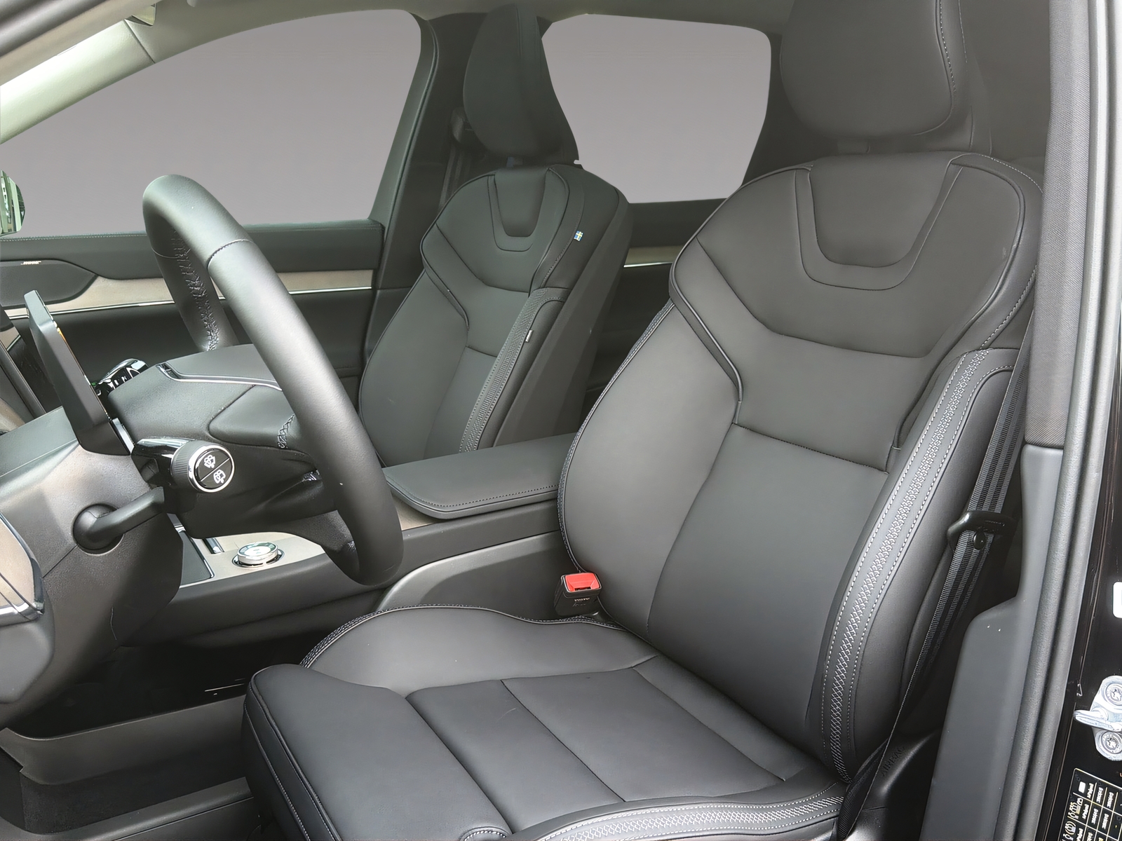 VOLVO EX90 Twin Plus AWD-image-5