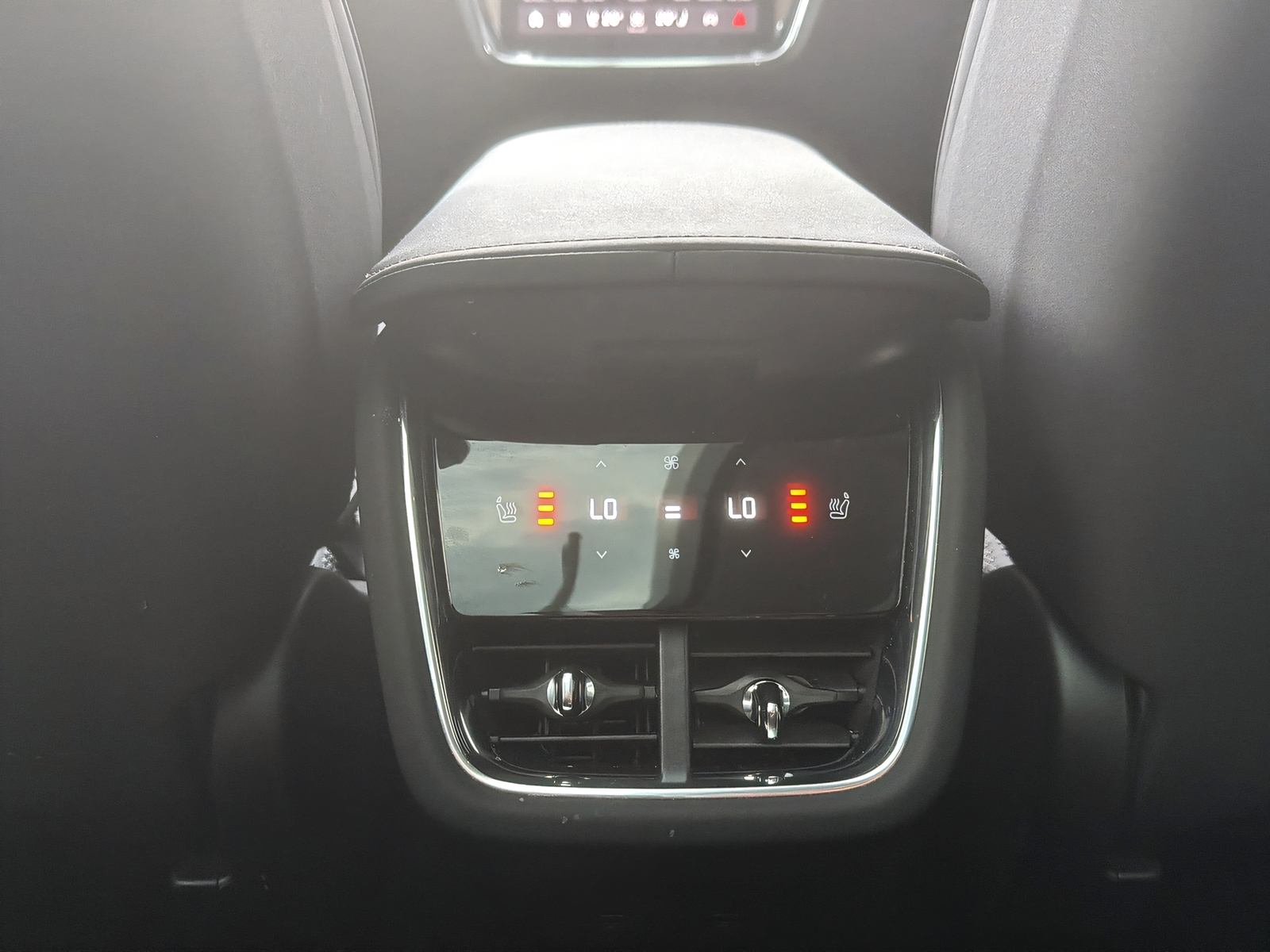 VOLVO EX90 Twin Plus AWD-image-18