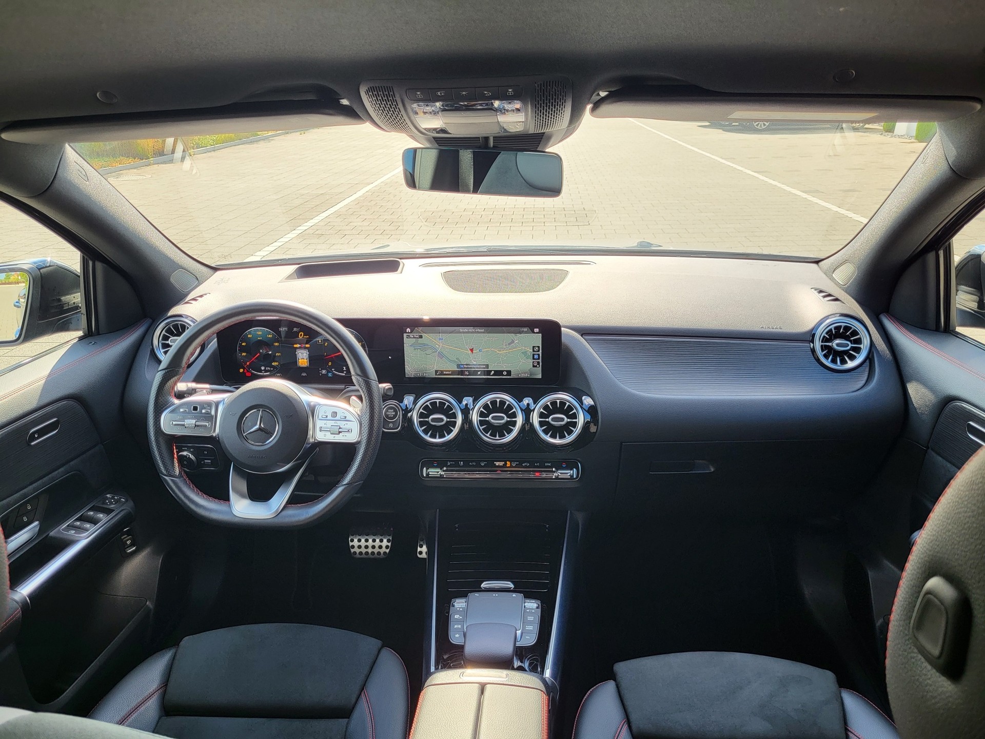 MERCEDES-BENZ GLA 250 4Matic AMG Line 8G-DCT-image-6