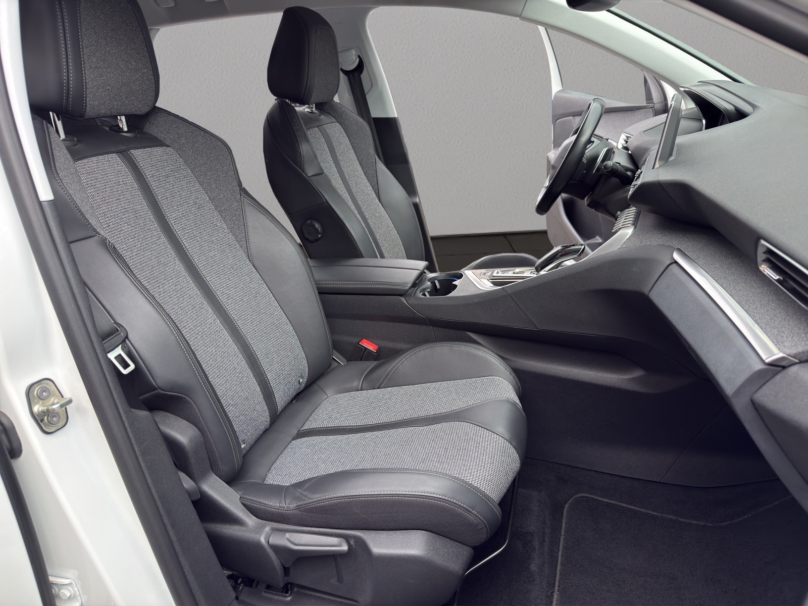 PEUGEOT 3008 1.2 PureTech Active EAT-image-16