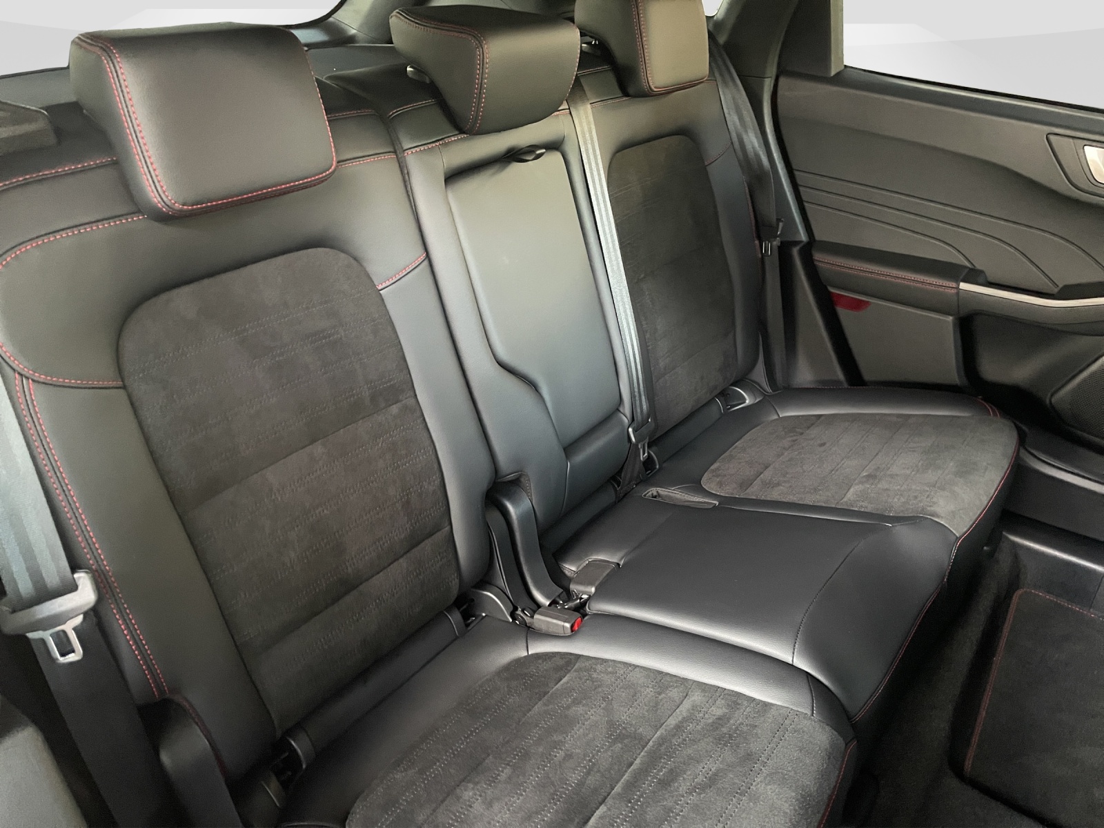 FORD Kuga 2.5 Hybrid ST-Line X 4x4-image-12