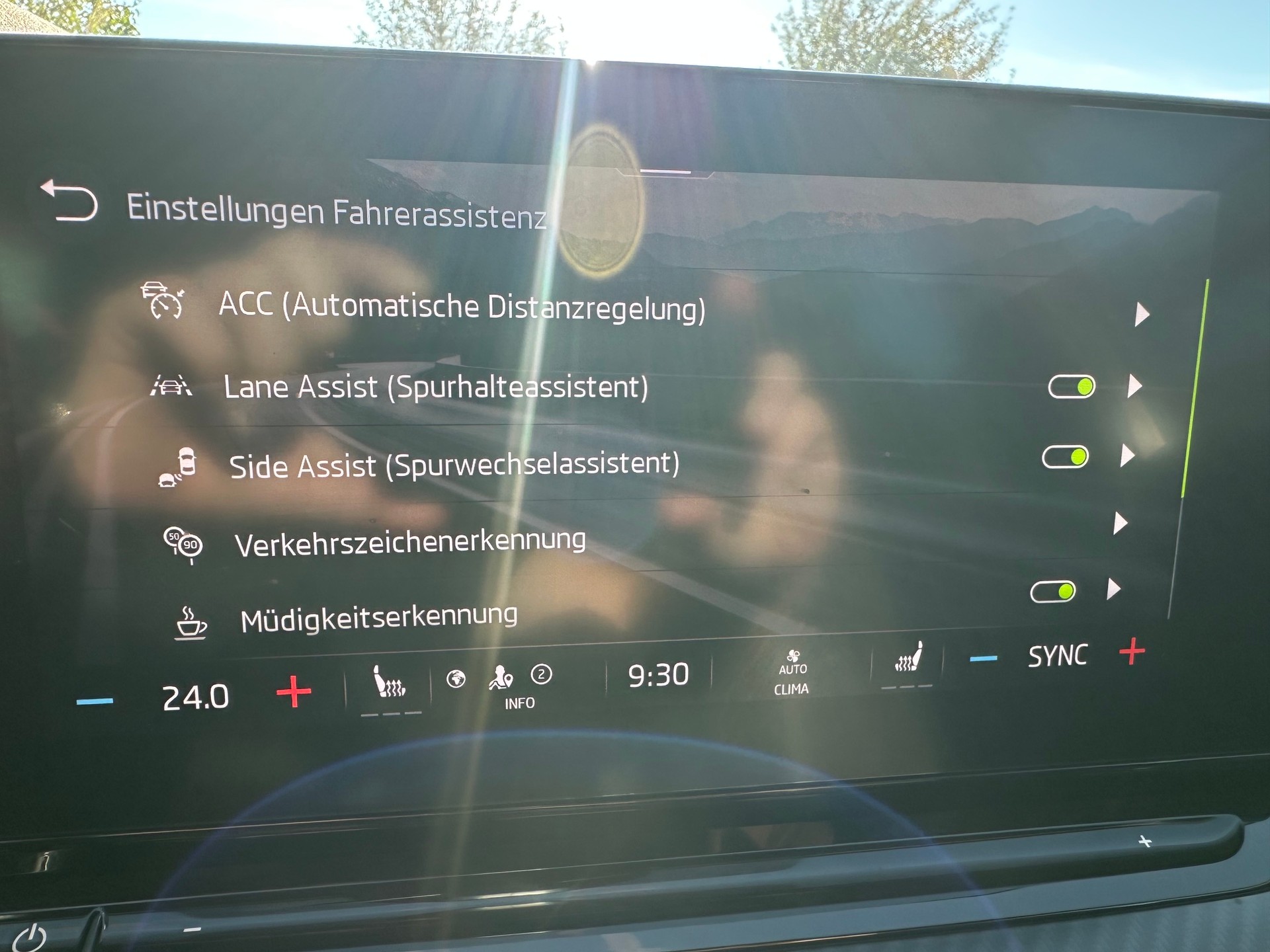 SKODA Octavia Combi 2.0 TSI DSG RS-image-10