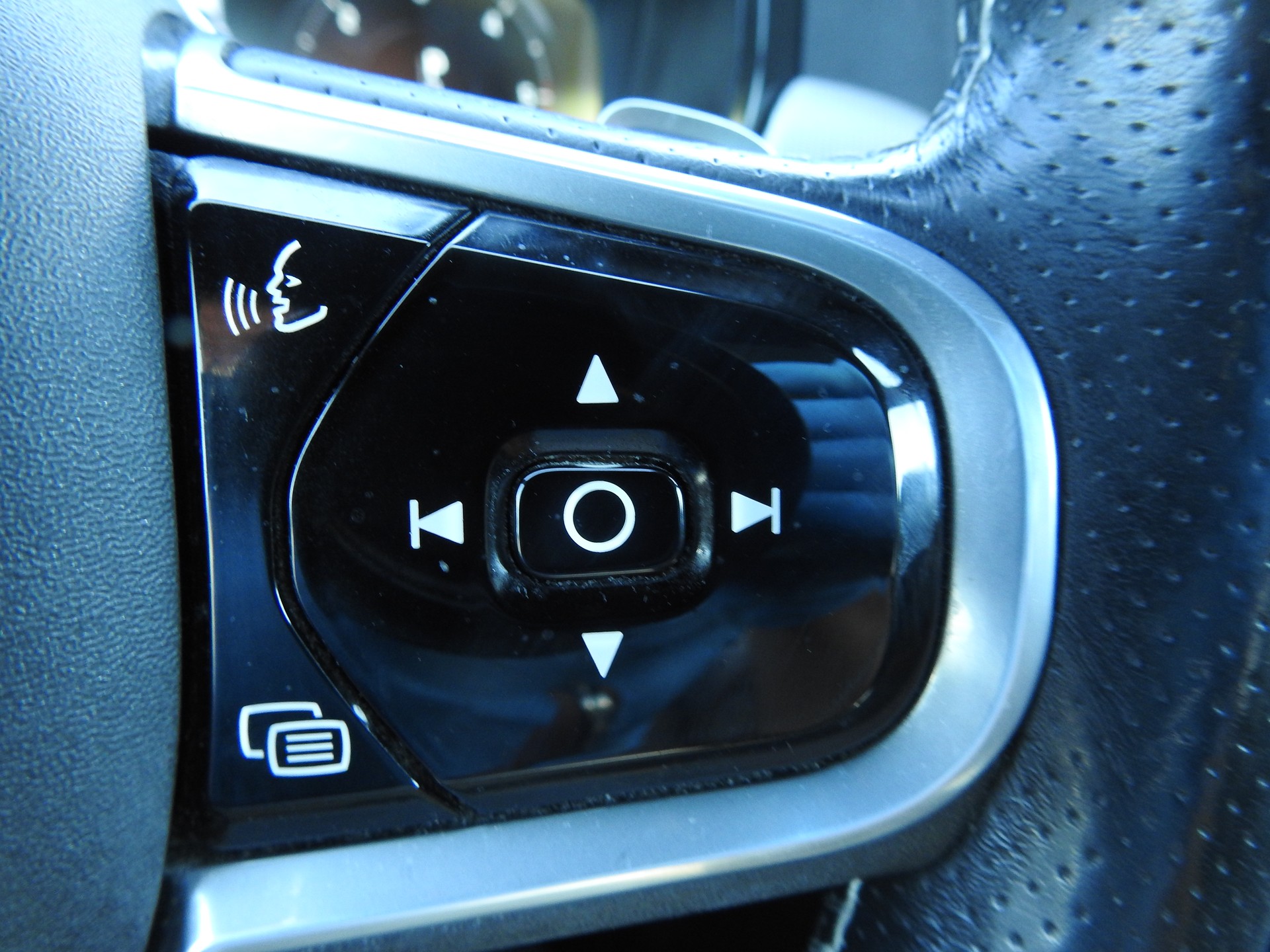 VOLVO V90 D5 AWD R-Design Geartronic Powerpulse-image-24
