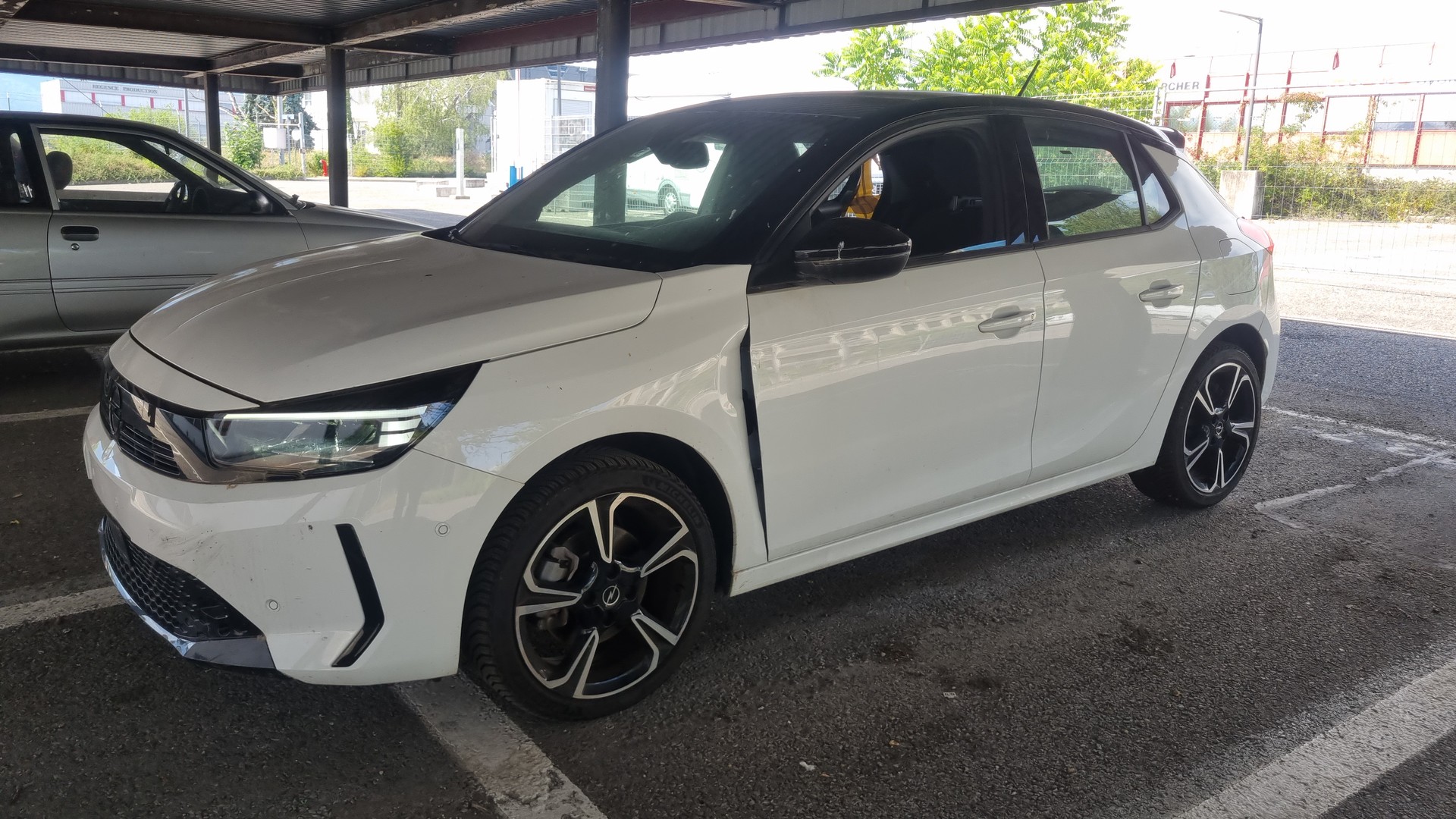 OPEL Corsa 1.2 MHEV GS Celebration-image-1